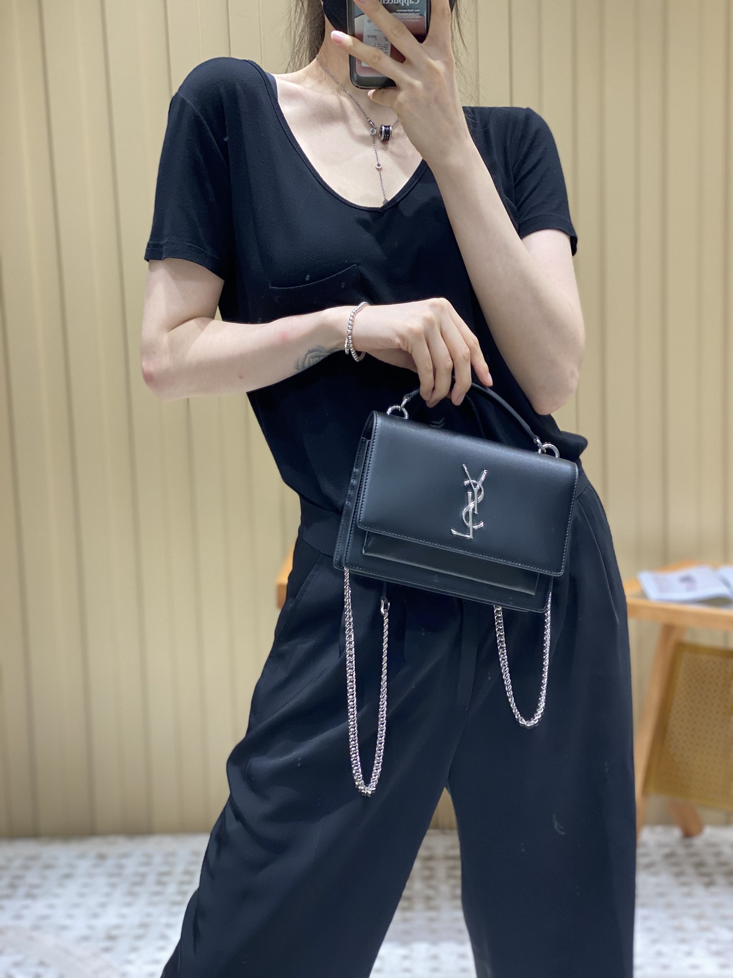 YSL 𝑺𝒖𝒏𝒔𝒆𝒕 𝑾𝒐𝒄 19CM 牙签纹日落包 533026黑色/银扣
