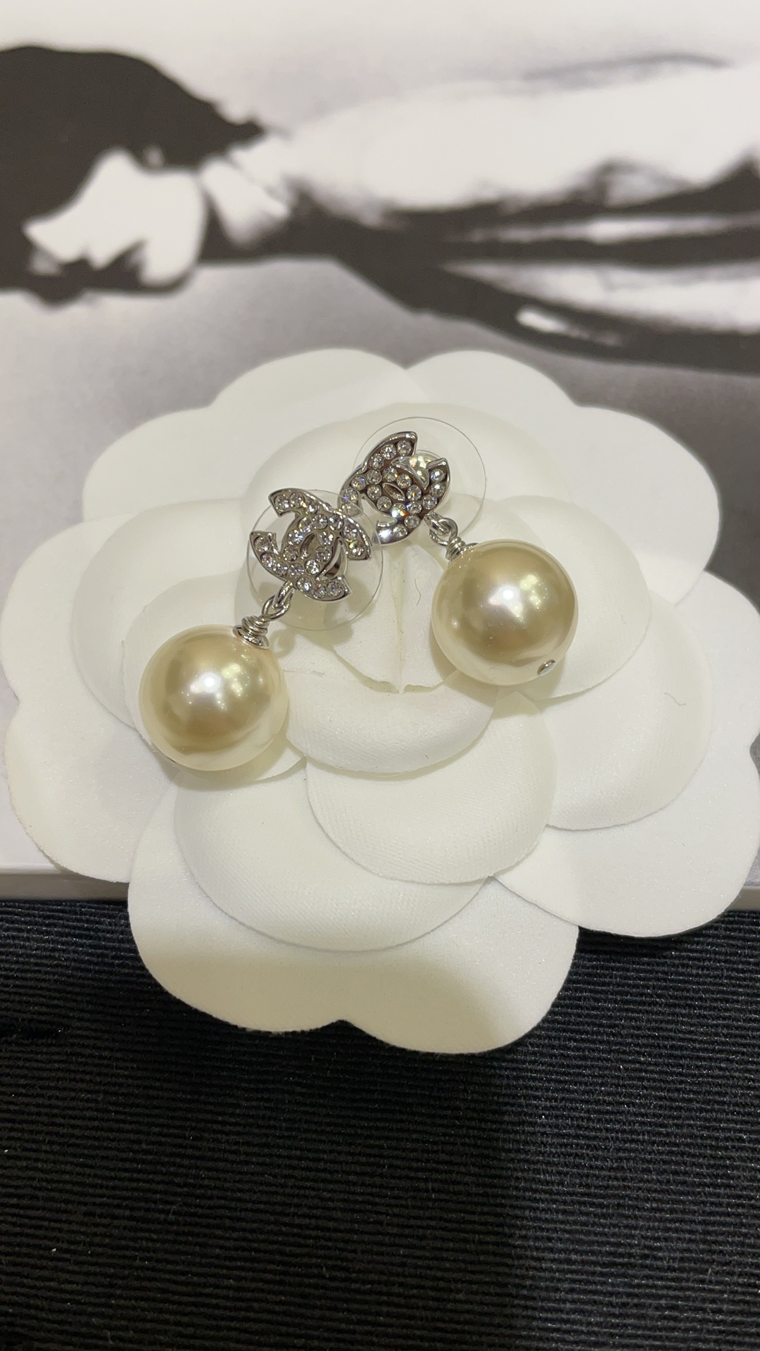 NO:632630,88160, no loss in investment, classic style returns, small size double C pearl pendant earrings details, Cardia high-end jewelry1986090988160,入股不亏 经典款返场 小号size双C珍珠吊坠耳钉细节图,,卡迪亚高端饰品,Jewelry