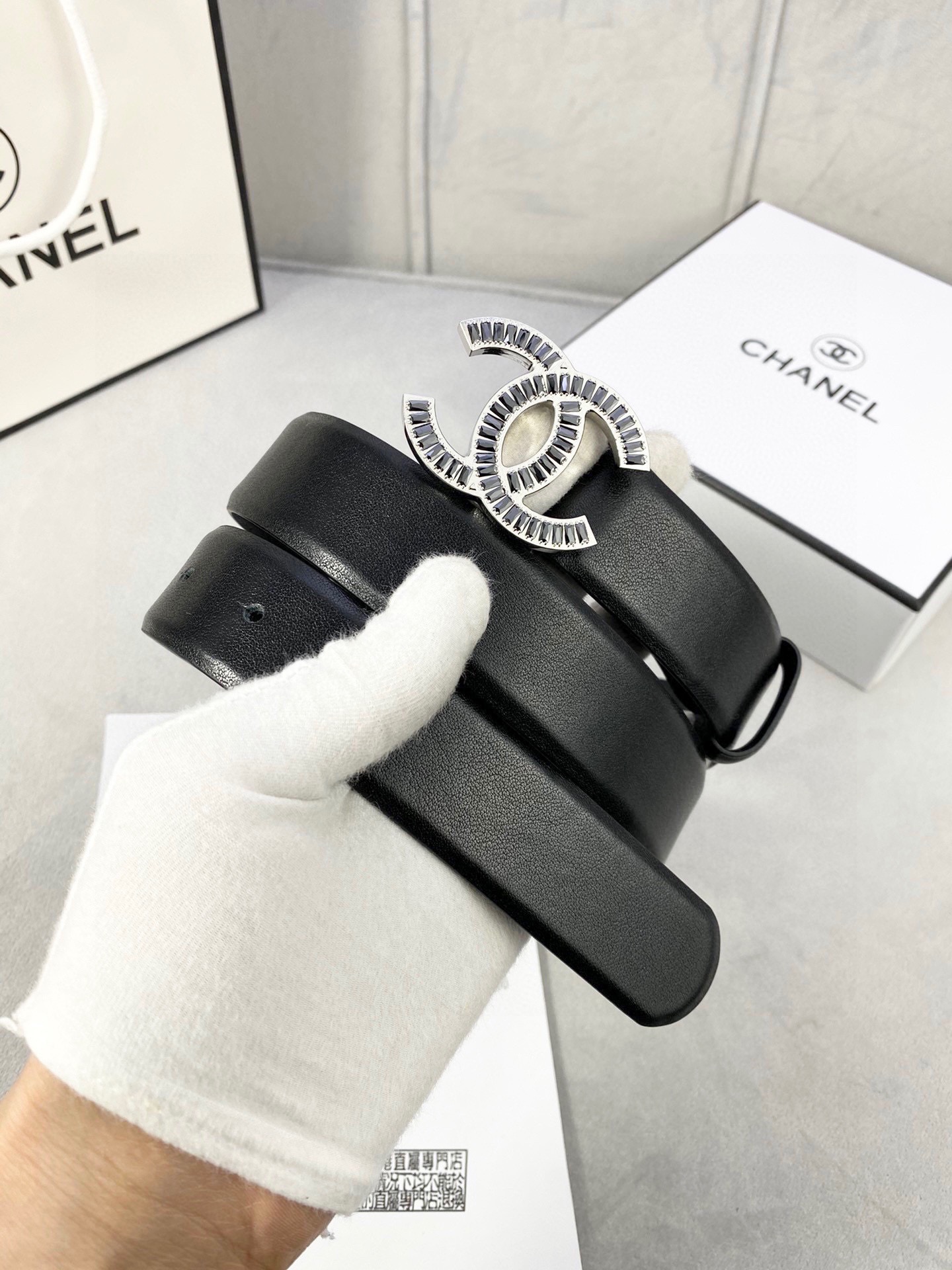 Chanel レディース腰ベルト 小牛皮製 シルバー金属鋼扣付き