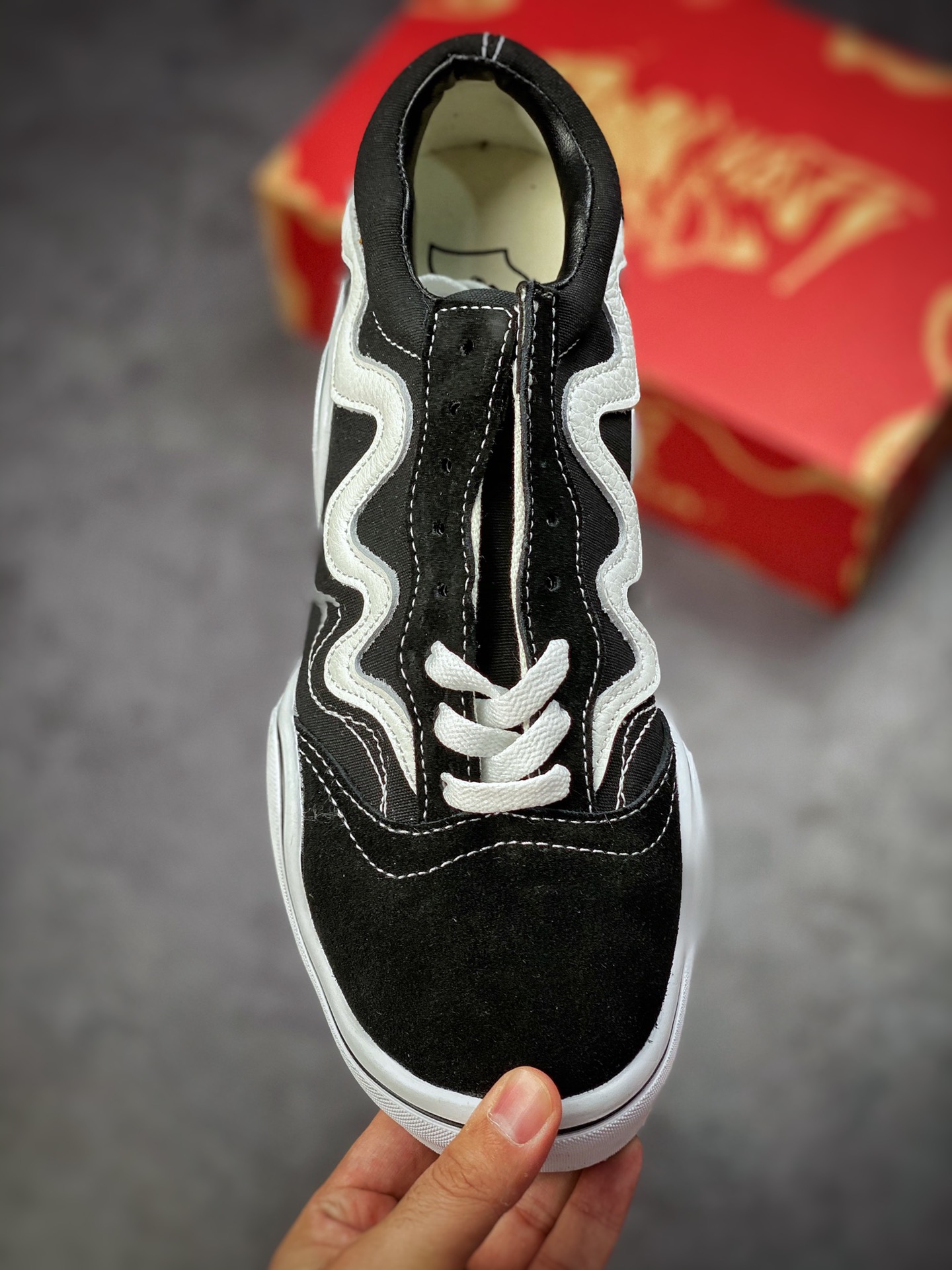 240   Tyga(虎娃) x MSCHF”Wavy Baby”Sneakers Low 黑白波浪宝宝