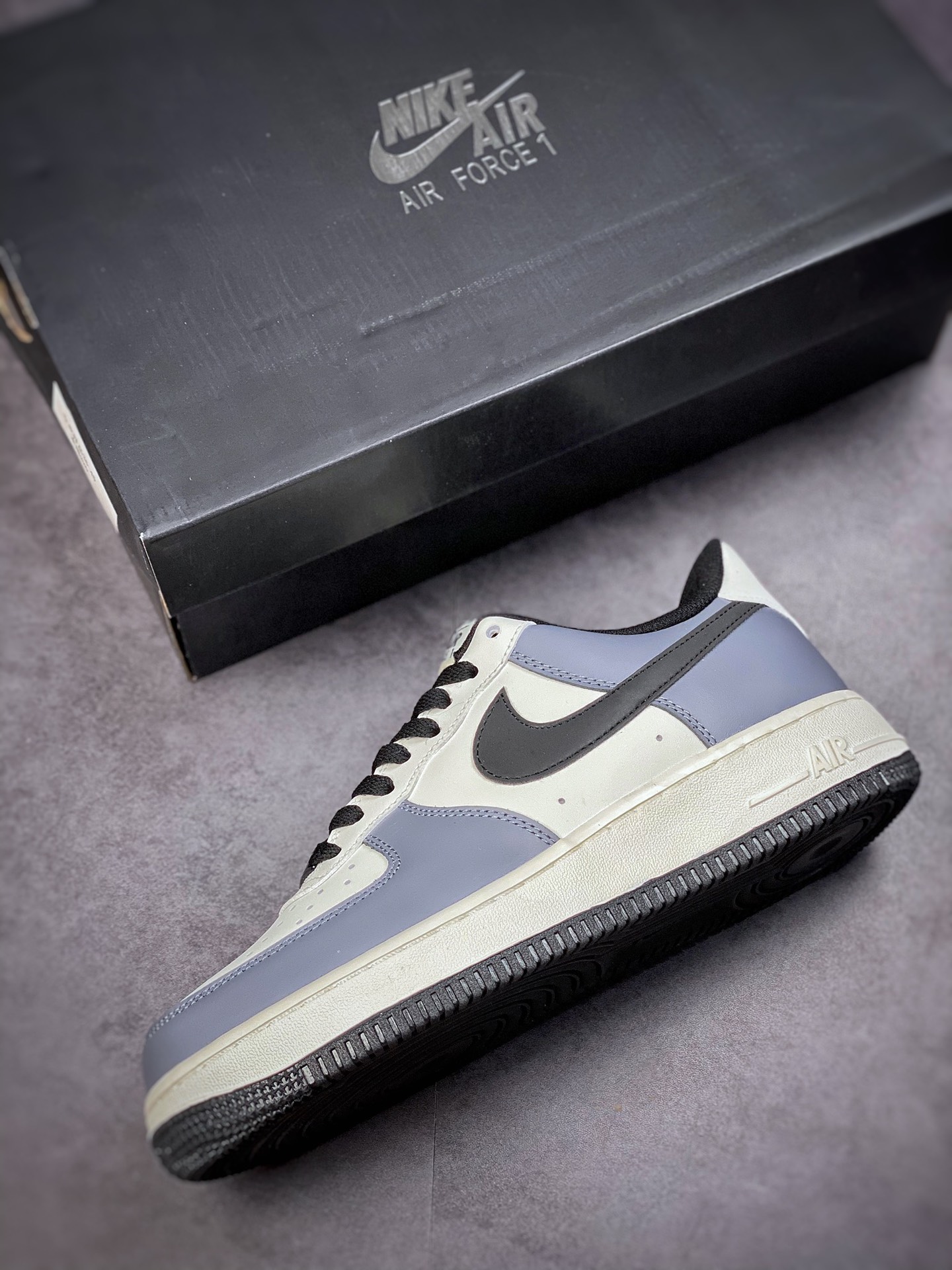 220 Nike Air Force 1 Low 07 米白炭黑灰DD3063-608