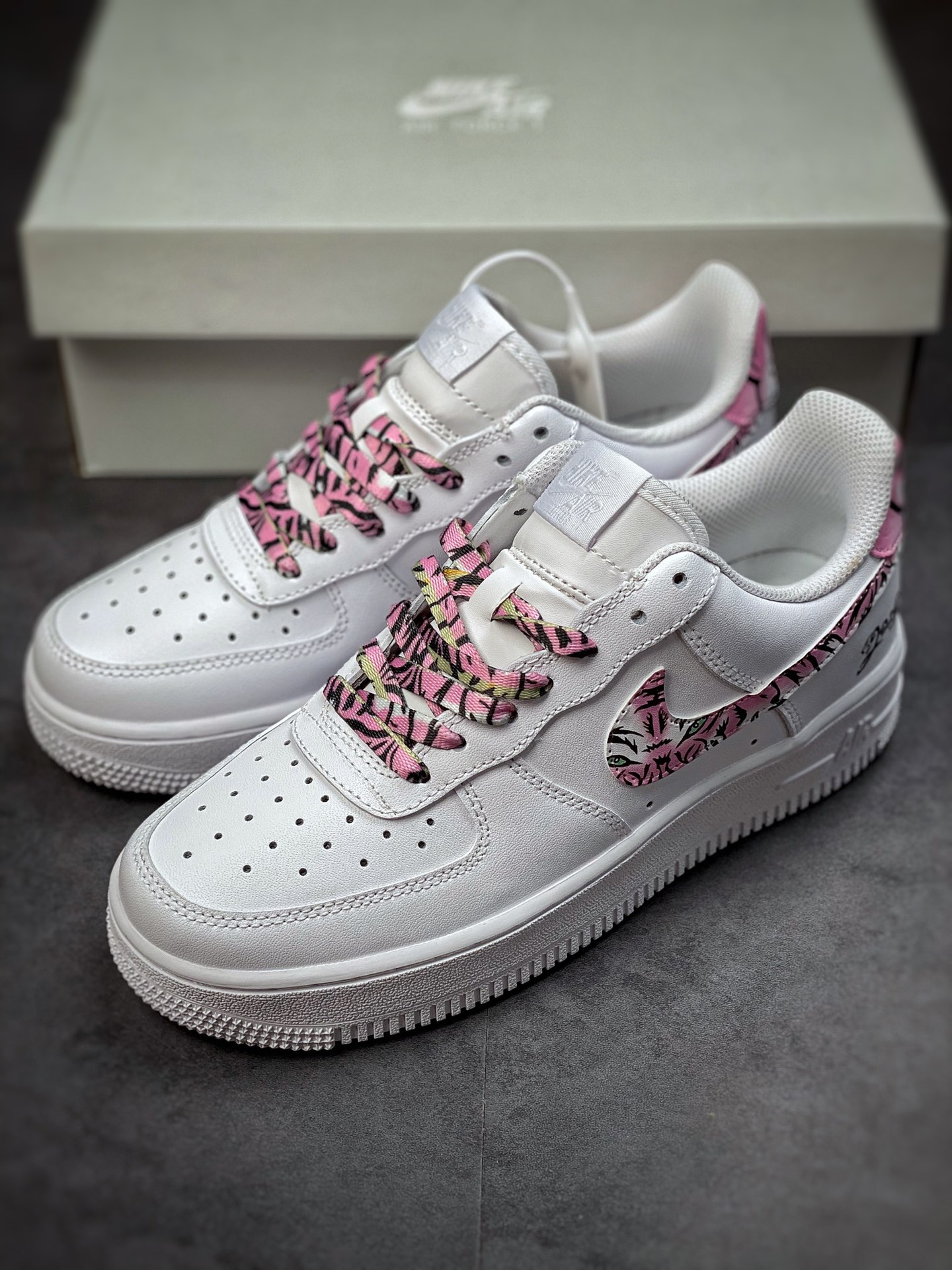200 Nike Air Force 1 Low 07 白粉虎纹 CZ0270-105
