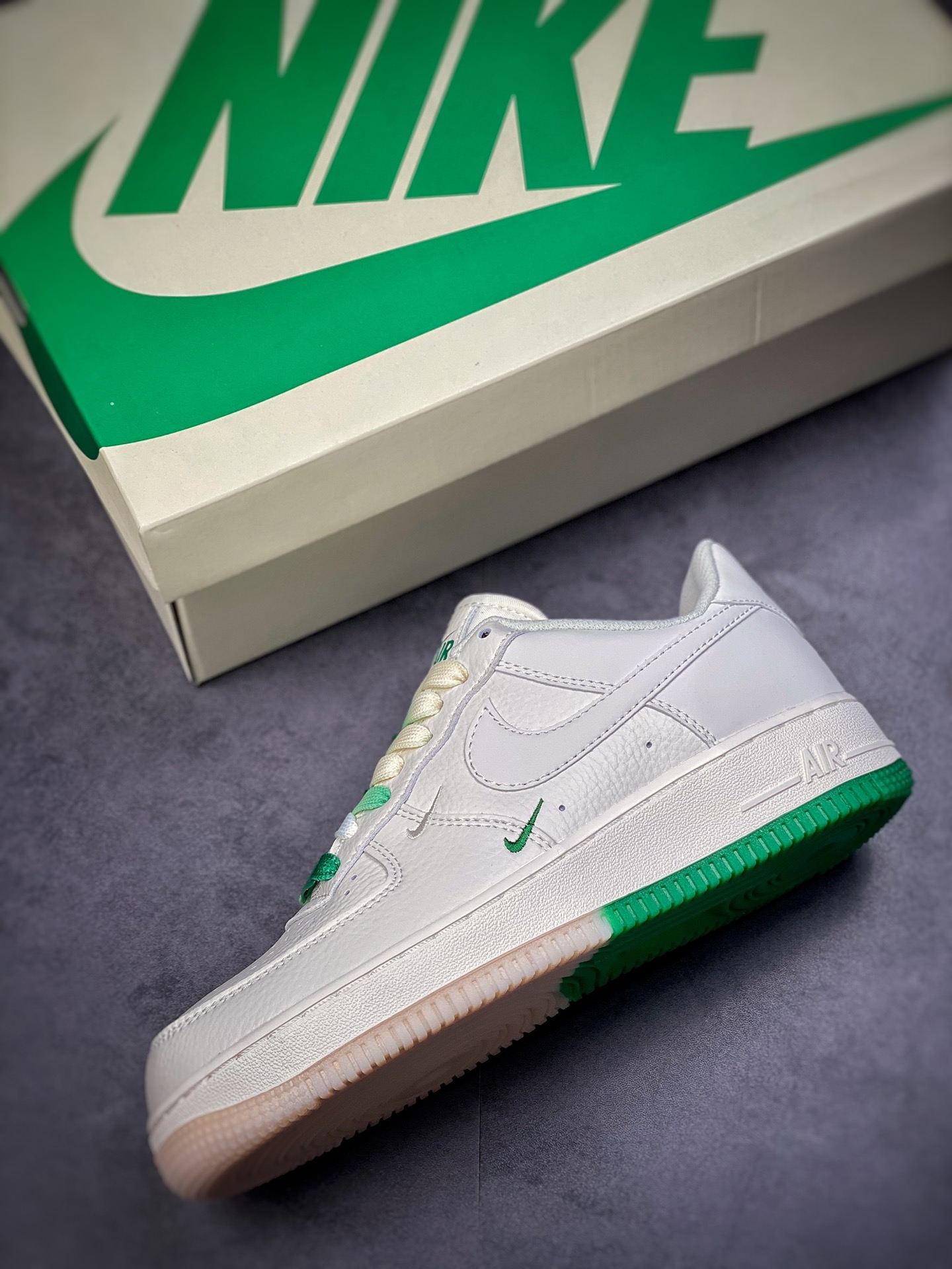 Nike Air Force 1 Low 07 String Label White Green Gradient Boston BO6638-160