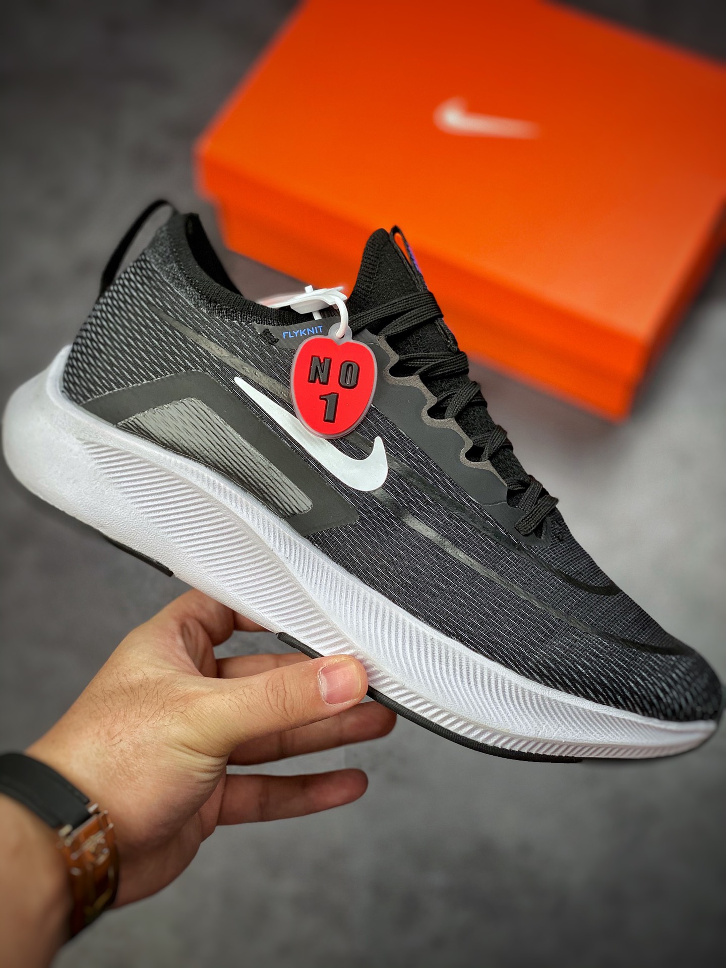 260  Nike Zoom Fly 4 耐克男子超弹碳板跑步鞋 鞋款搭载CT2392-001