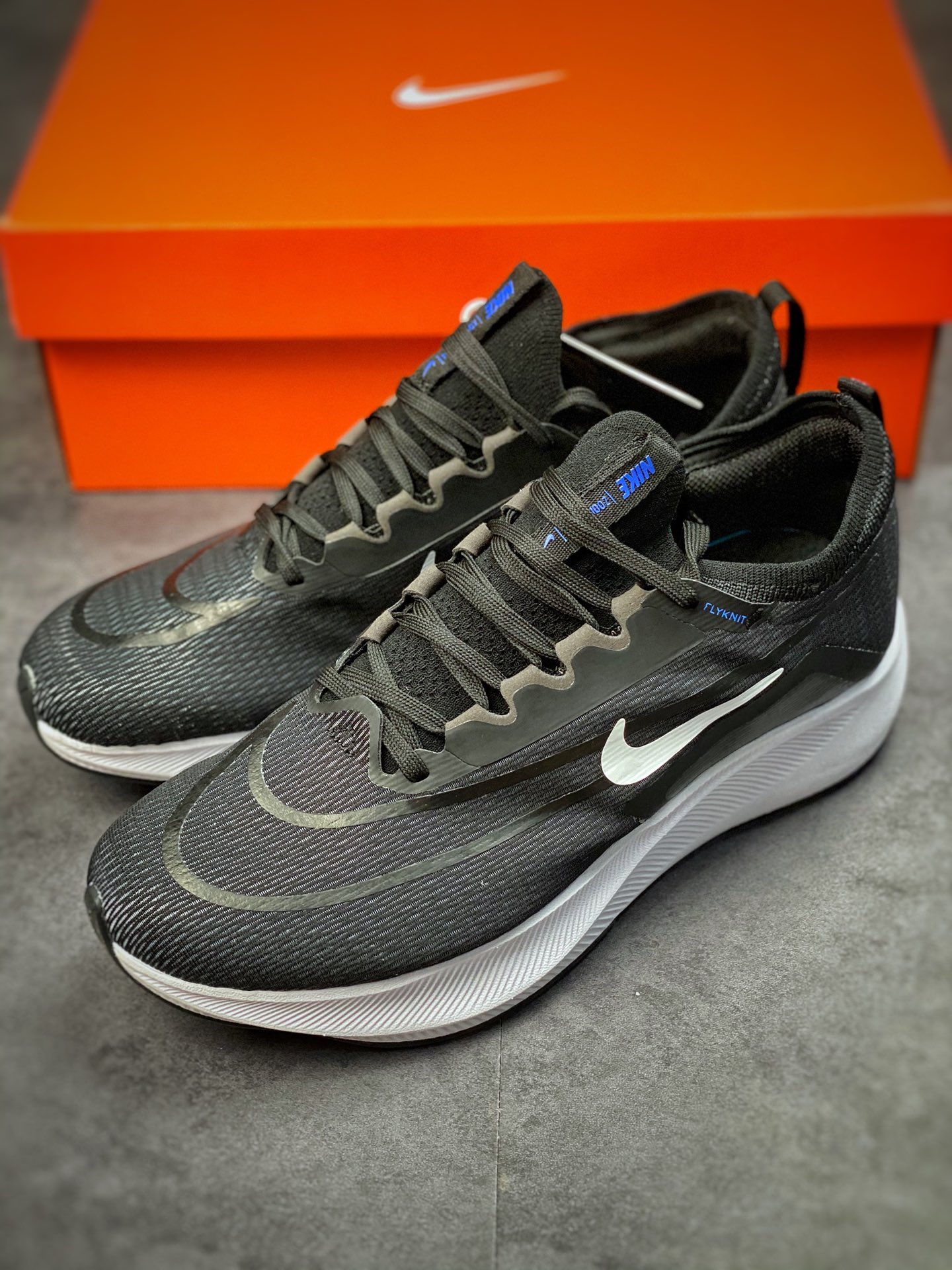 260  Nike Zoom Fly 4 耐克男子超弹碳板跑步鞋 鞋款搭载CT2392-001