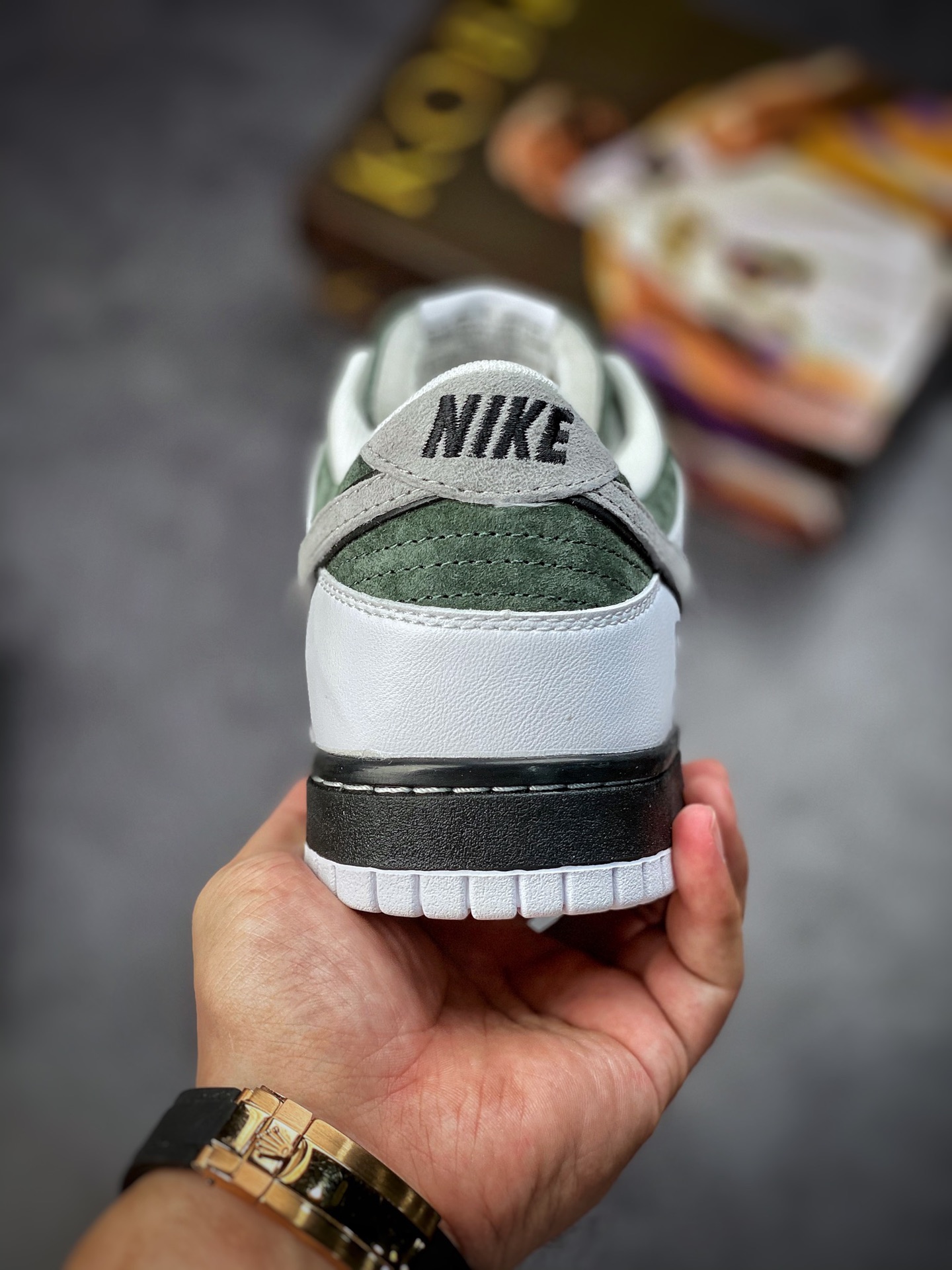 200 Nike SB Dunk Low “Kobe” 科比联名纪念款 LF2428-001