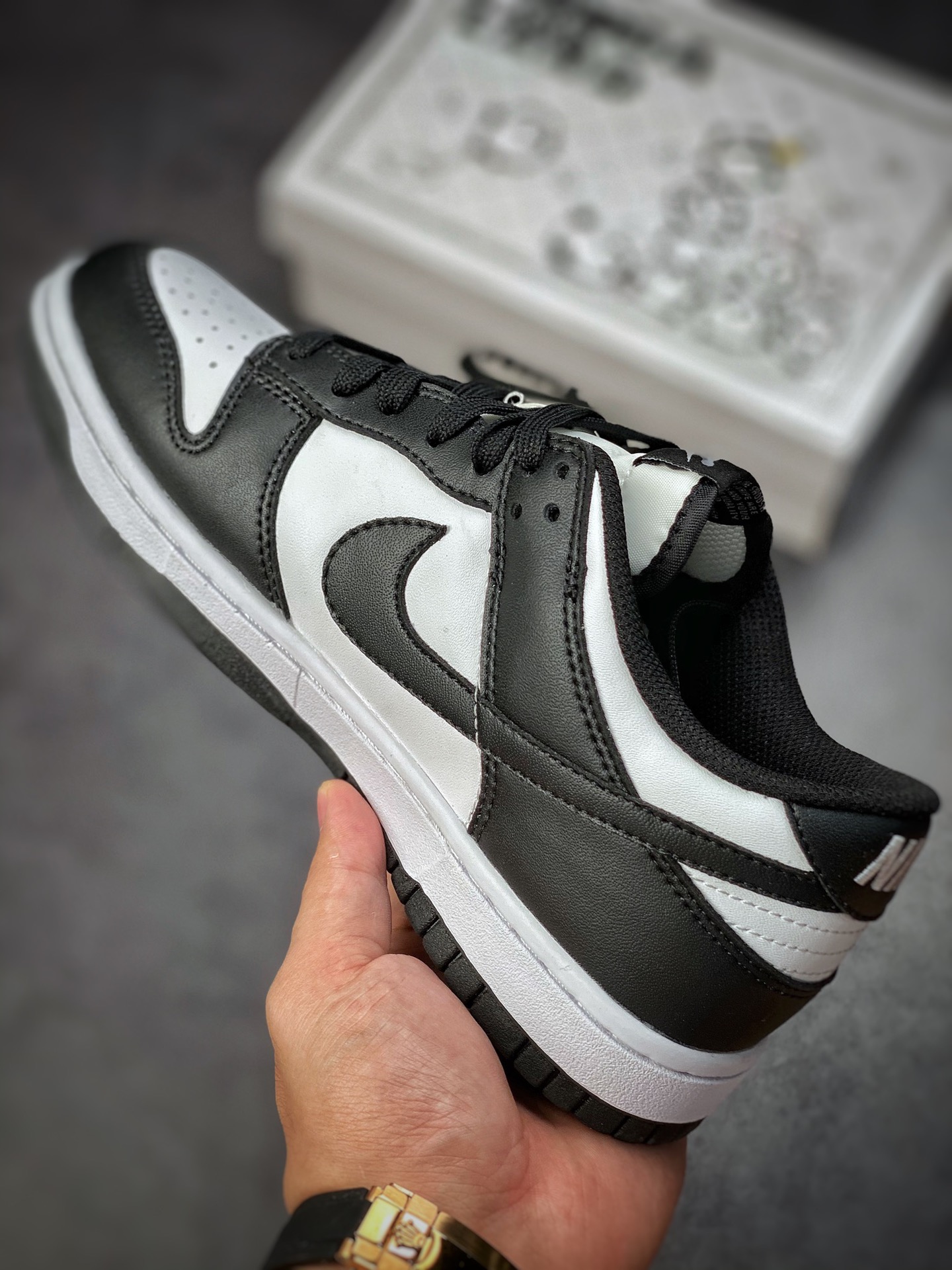 200 Nike Dunk Low Retro Panda 定制熊猫 改良版的Dunk SB加厚了鞋舌的填充DD1503-101