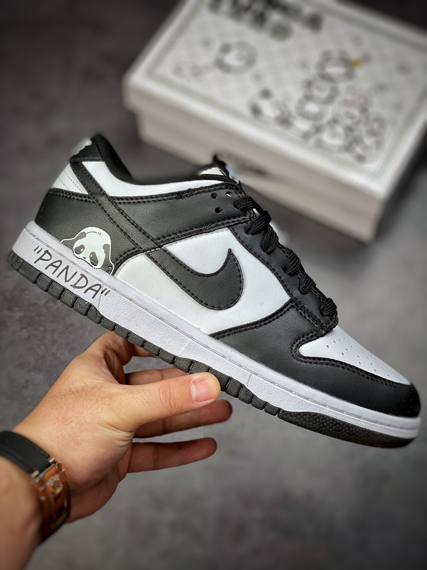 200 Nike Dunk Low Retro Panda 定制熊猫 改良版的Dunk SB加厚了鞋舌的填充DD1503-101