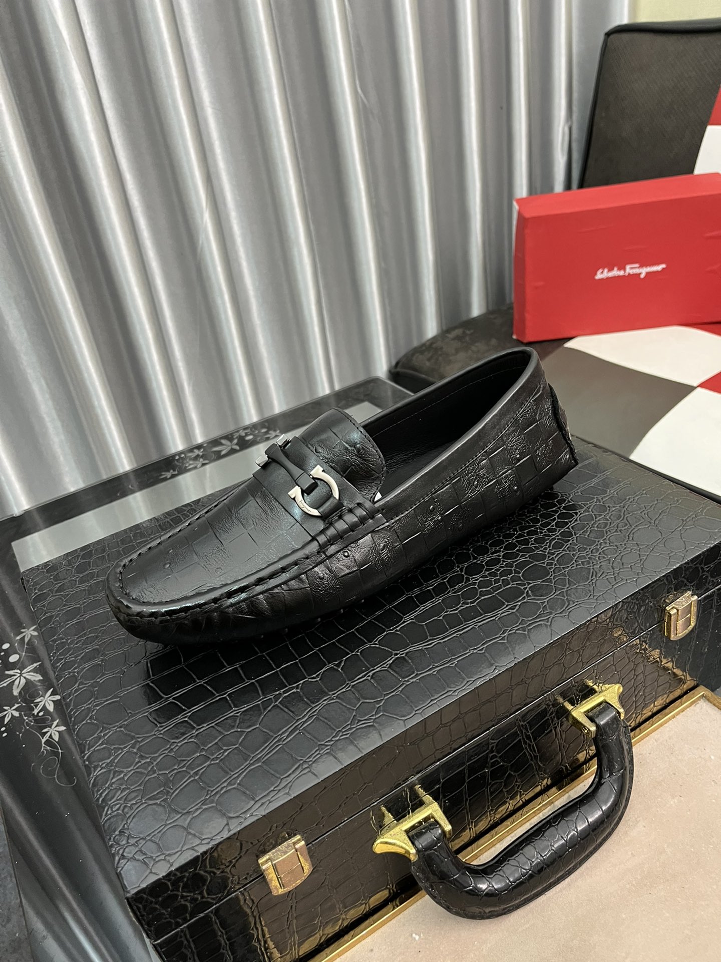 I5  菲拉格慕豆豆鞋男士潮款✅时尚休闲驾车便鞋休闲鞋 进口意大利牛皮面料 [玫瑰]超滑质感 吸汗透气 真皮内里✅ 法国乐福套脚设计风格 👟 原版耐磨防滑软底 🎉低调大方 上脚效果超赞..男鞋