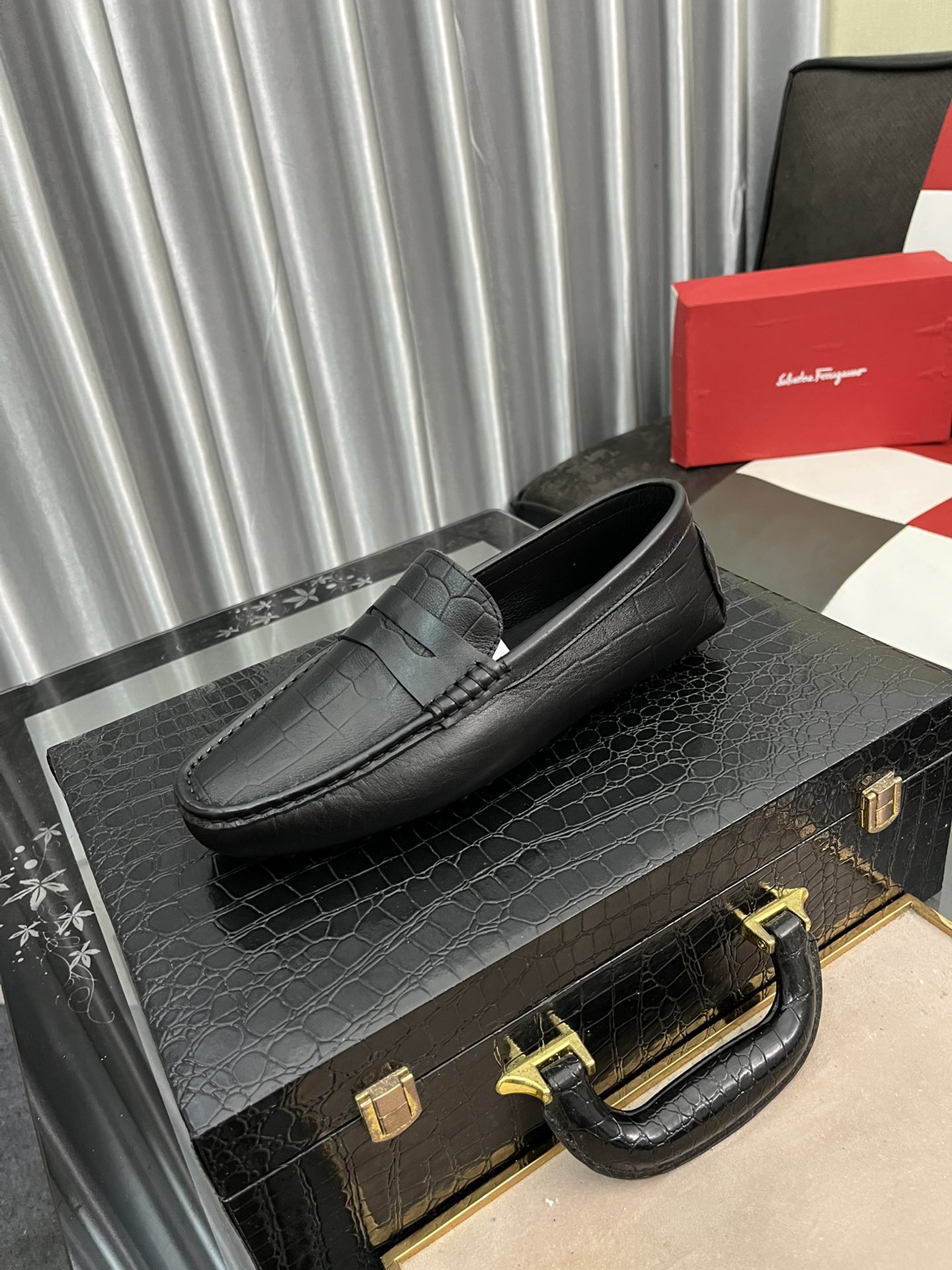 I5  菲拉格慕豆豆鞋男士潮款✅时尚休闲驾车便鞋休闲鞋 进口意大利牛皮面料 [玫瑰]超滑质感 吸汗透气 真皮内里✅ 法国乐福套脚设计风格 👟 原版耐磨防滑软底 🎉低调大方 上脚效果超赞..男鞋