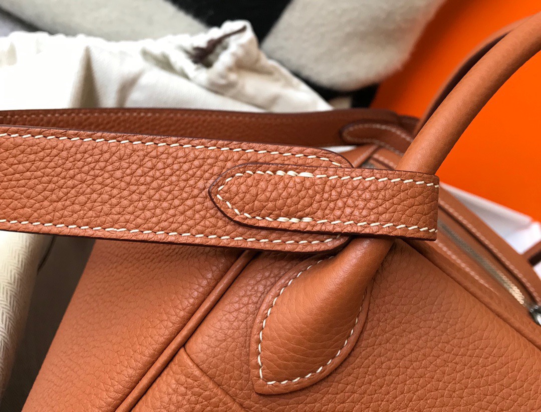 Lindy 26cm 金扣 - 高品質Togo小牛素材のハンドバッグ