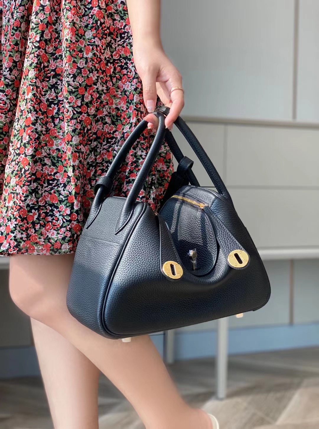 Lindy 26cm 金扣 Togo小牛の高容量バッグ