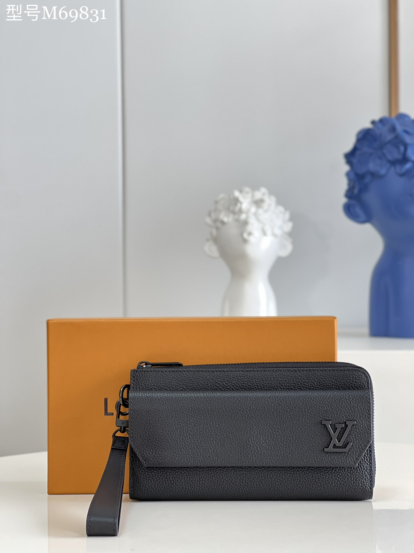 Louis Vuitton Wallet Black Men Calfskin Cowhide M69831