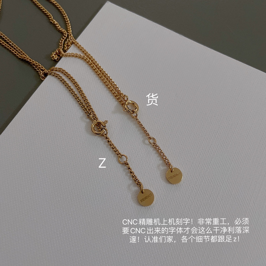 【】 认准我们家出品❗️随意Pk对比❗️ 饰品类的工艺现在对于我们来说，完完全全能做到99.99%，剩下