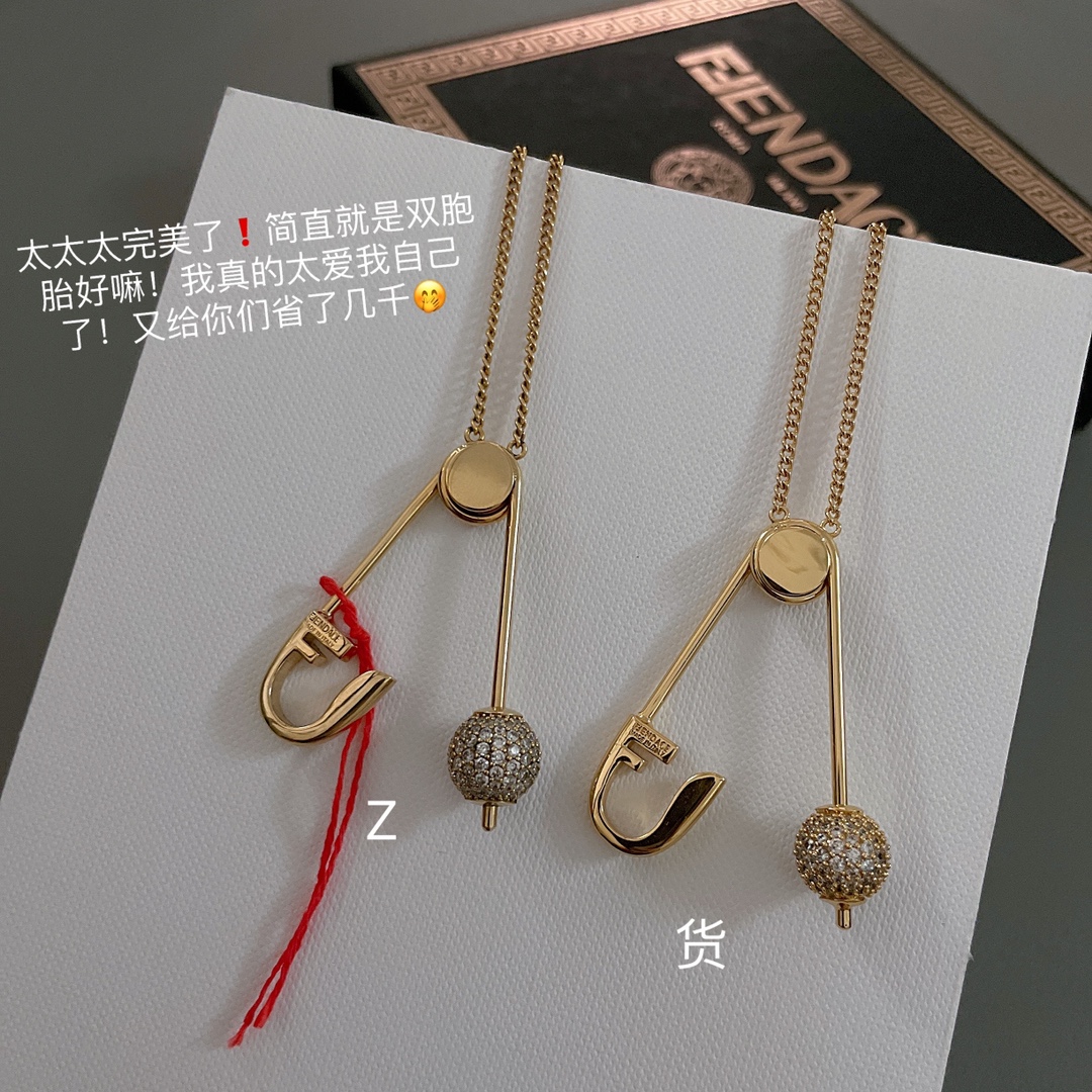 【】 认准我们家出品❗️随意Pk对比❗️ 饰品类的工艺现在对于我们来说，完完全全能做到99.99%，剩下