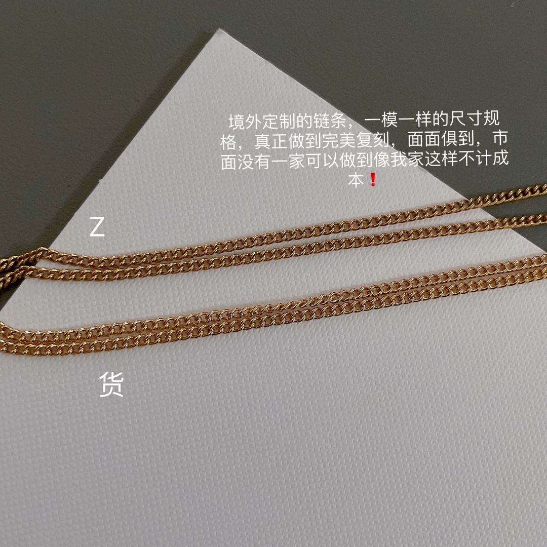【】 认准我们家出品❗️随意Pk对比❗️ 饰品类的工艺现在对于我们来说，完完全全能做到99.99%，剩下