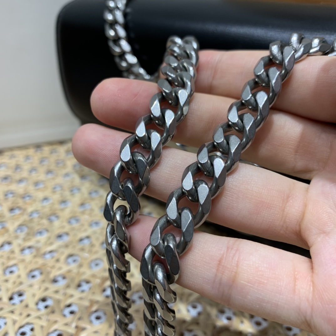 CELINE CHAIN SHOULDER 20.5CM BAG 197993黑色/银扣