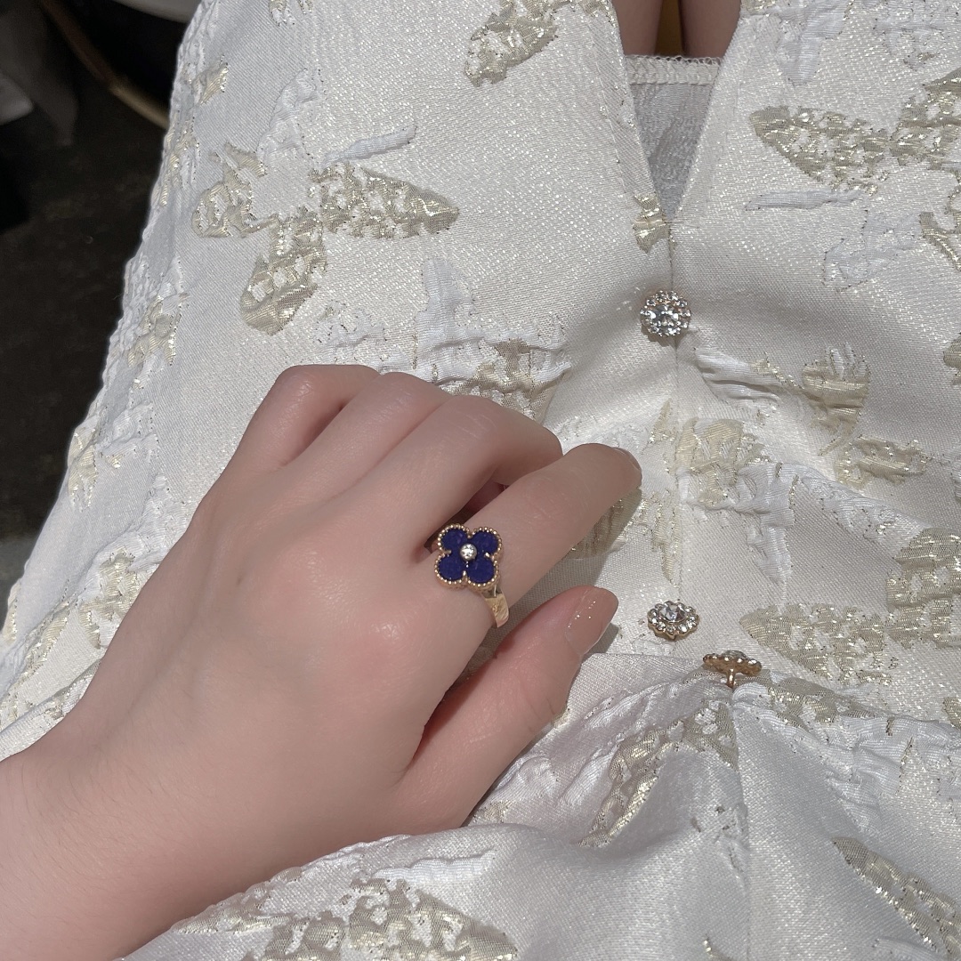 NO:631840,VCA four-leaf clover ring,88240,,ring,Cardia high-end jewelry19860909VCA四叶草戒指,88240,,ring,卡迪亚高端饰品,Jewelry