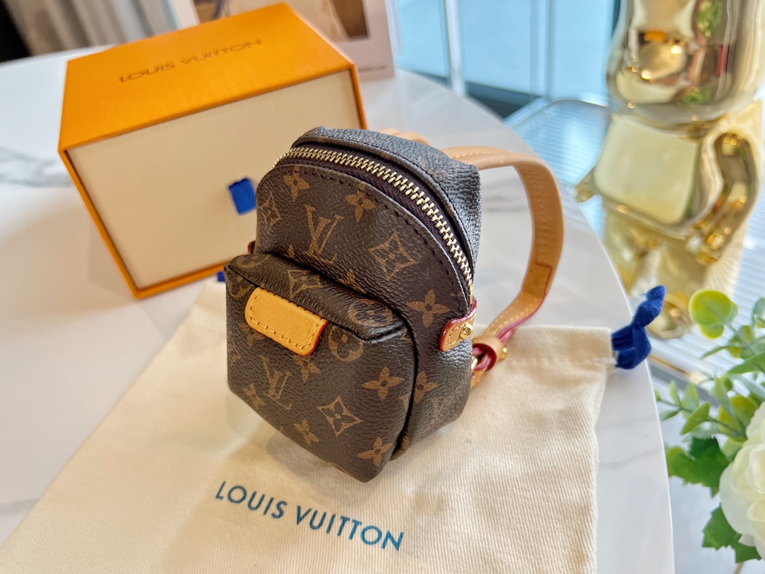 Lv新品配送图片全套专柜包装新款LOUIS VUITTON 夏季新款迷你双肩包钥匙