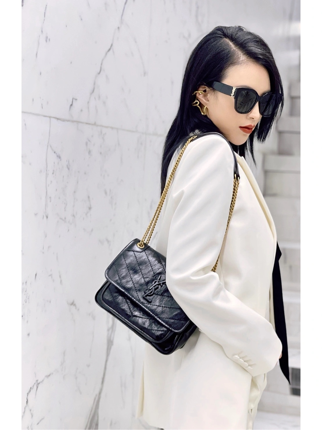 YSL 𝐍𝐢𝐤𝐢 28𝐜𝐦 邮差包 633158黑色/金链