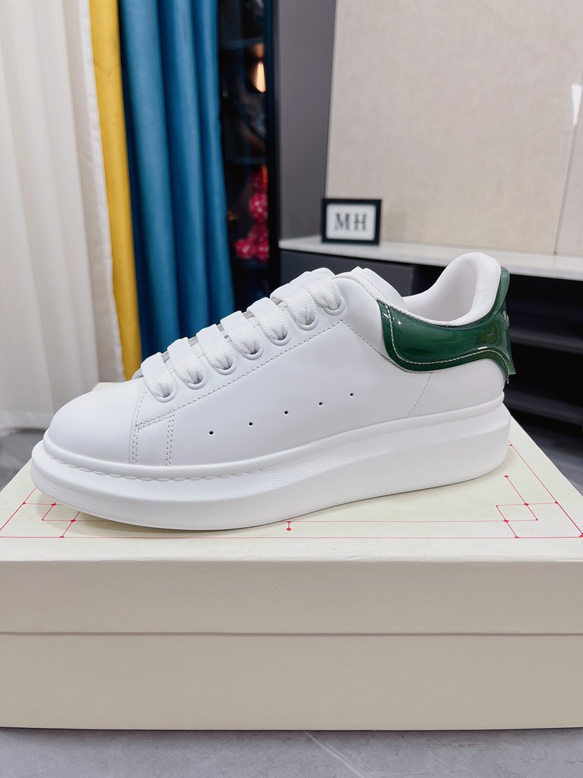 J5 高端 情侣款©Disney x Alexander McQueen sole sneakers亚历山大· 麦昆 Alexander McQueen 低帮时装厚底休闲运动小白鞋采用全新进口后跟彩色压纹➕纯手工猛帮工艺，原装蜡感硬质头层丝绸牛皮➕内外超软皮贴脚透气➕超软水染牛皮内里➕双层一次TPR精密模具大底，