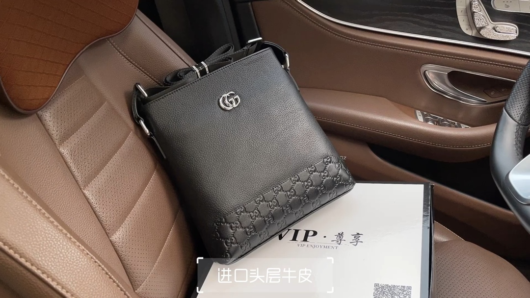 专柜爆款2021春夏专柜斜挎包进口意大利原版头层牛皮 ykk拉链＋顶级电度五金 独立I暗兜 内里干净整洁 休闲百搭，商务休闲男神必备高端客户入 实物拍摄 品质决定品味尺寸：25265cm