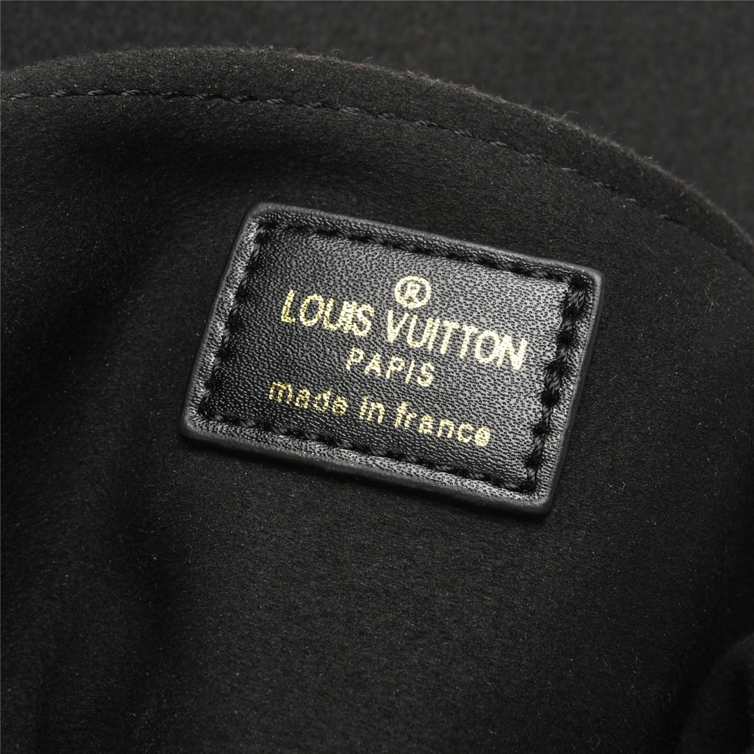 320 Louis vitton/路易威登 22ss Locky BB手袋