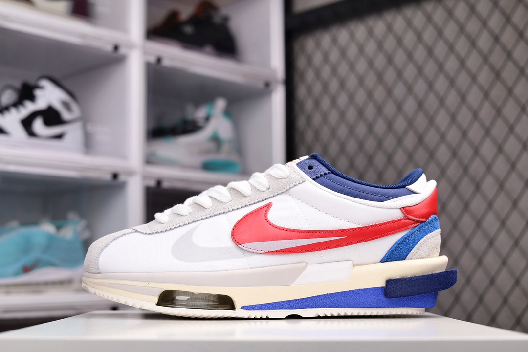 I0 纯原版本 周年纪念款，日式解构美学联名Sacai x Nike Air Zoom Cortez SP 4.0″OG Royal Fuchsia”4.0华夫系列改良阿甘低帮解构厚底老爹风休闲运动慢跑鞋“厚布OG白宝蓝红灰双钩子”采用头层皮革饰片组合厚实牛津布与翻毛皮革鞋面材质中底嵌入超轻发泡EVA缓震材质及4层组合鞋底型前掌嵌入Air Zoom开窗式纤维气垫