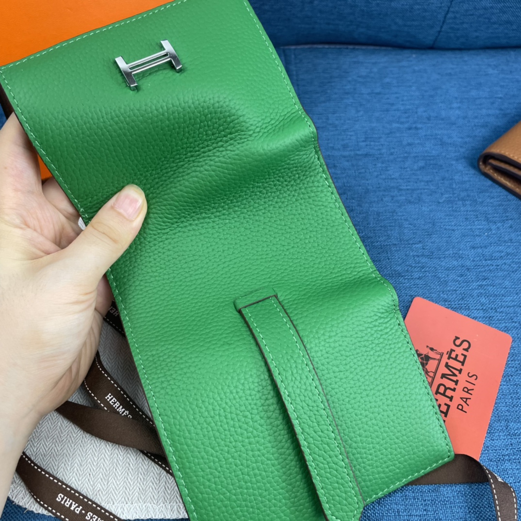 Hermes Togo 皮 三折財布 - 柔らかな手触りと高品質