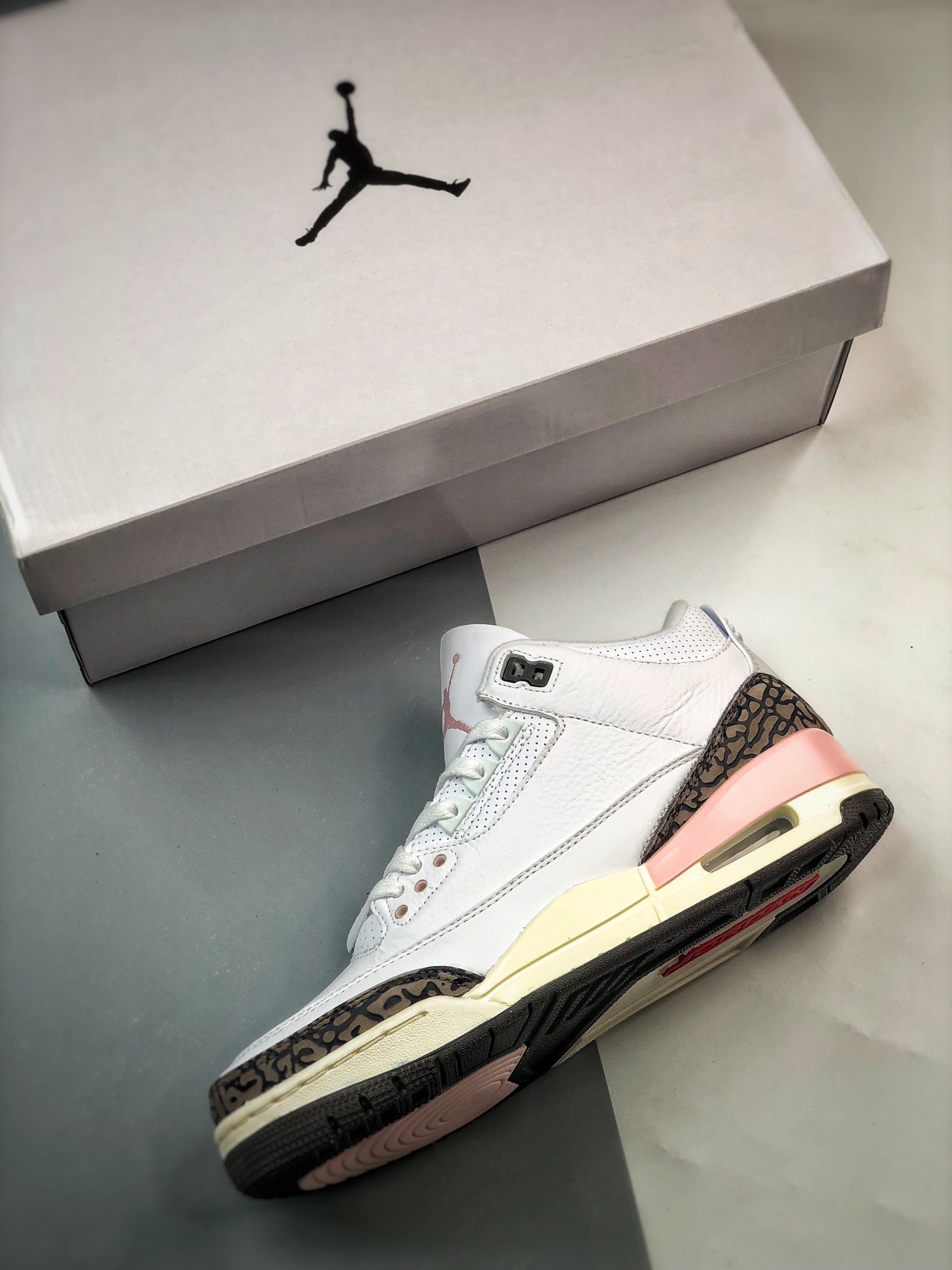 380 Air Jordan 3 Retro ”Dark Mocha” 乔3樱花白棕粉配色 CK9246-102