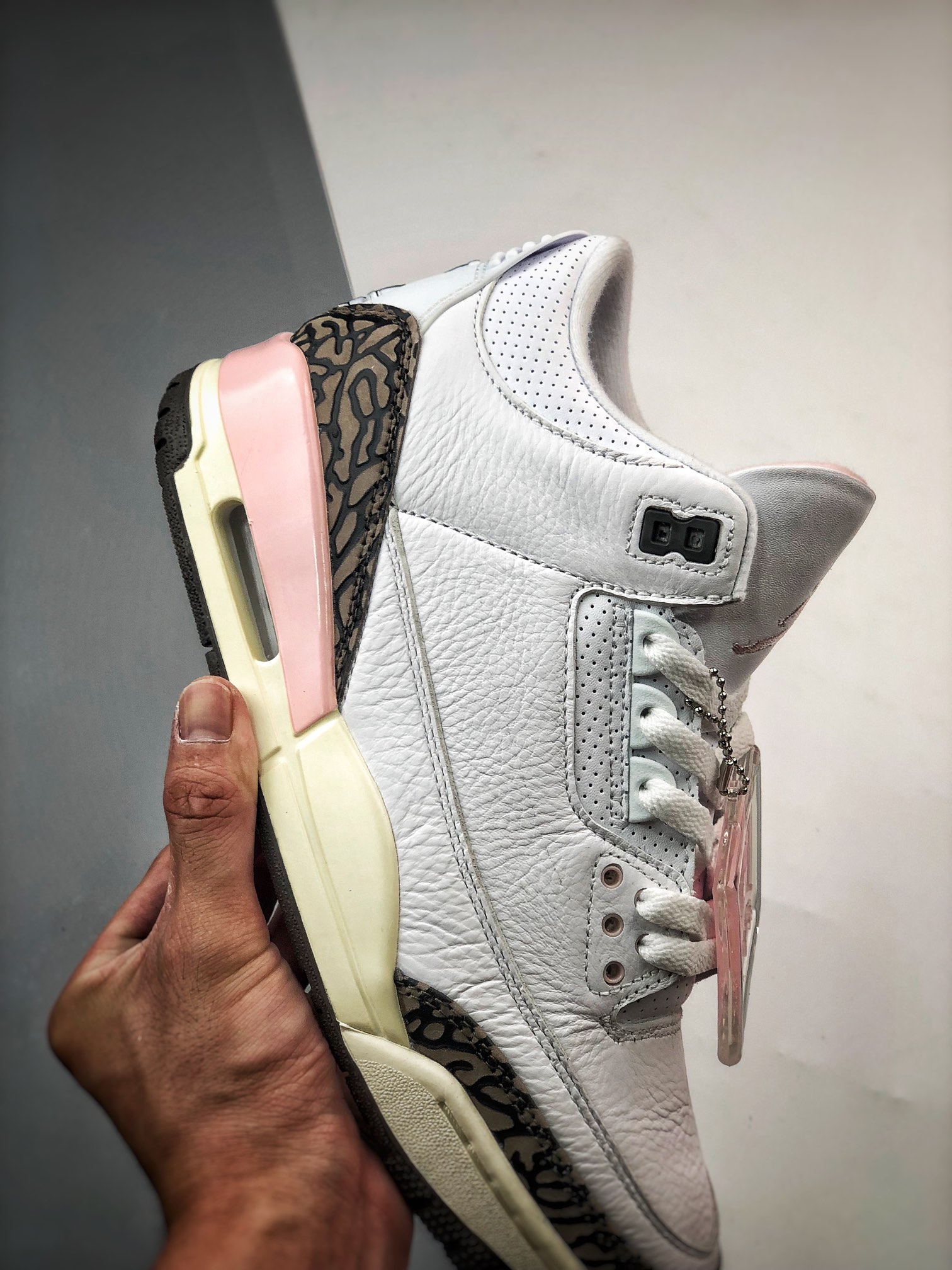 380 Air Jordan 3 Retro ”Dark Mocha” 乔3樱花白棕粉配色 CK9246-102