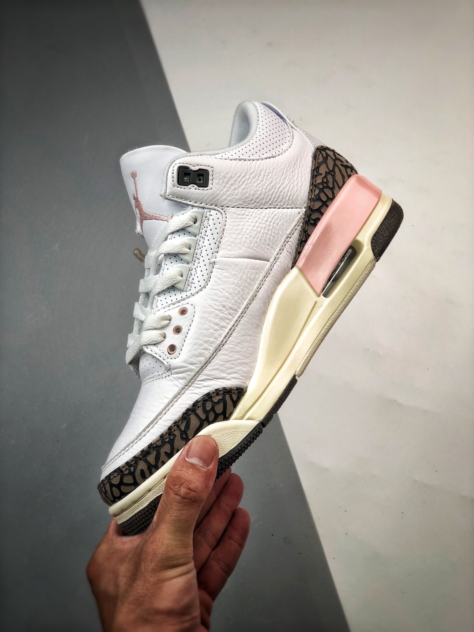 380 Air Jordan 3 Retro ”Dark Mocha” 乔3樱花白棕粉配色 CK9246-102