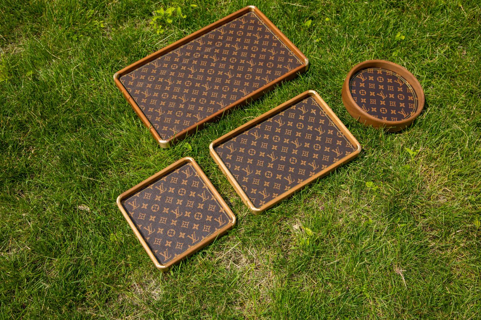 LV Walnut Wood Tray - Comprehensive