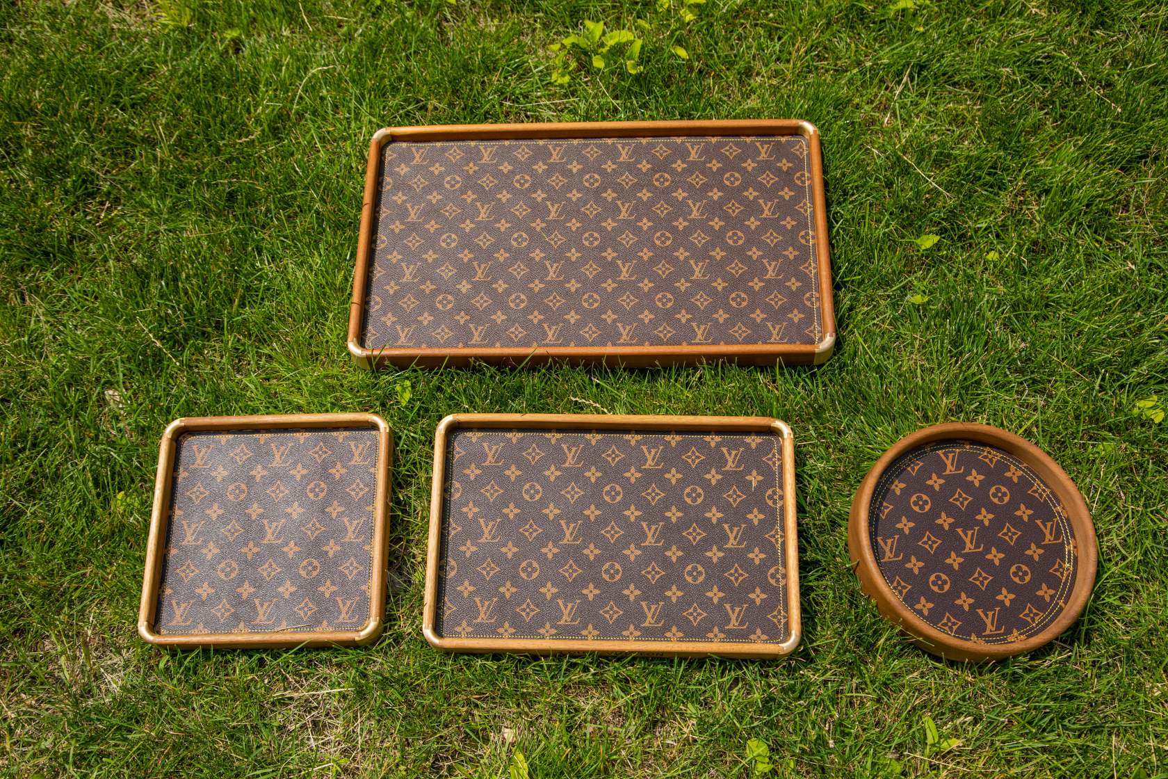 LV Walnut Wood Tray - Comprehensive 8