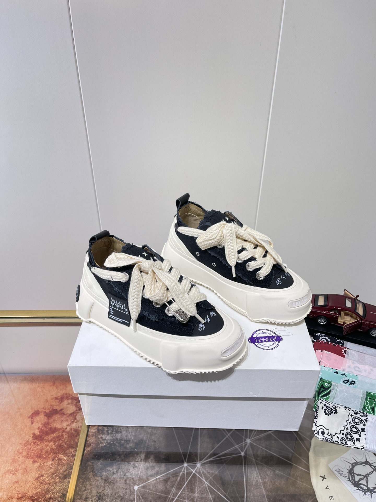Xvesel-SmileRepublic Autumn 2022 Top Version Shoes with Zirconium Fabric - 图片 2