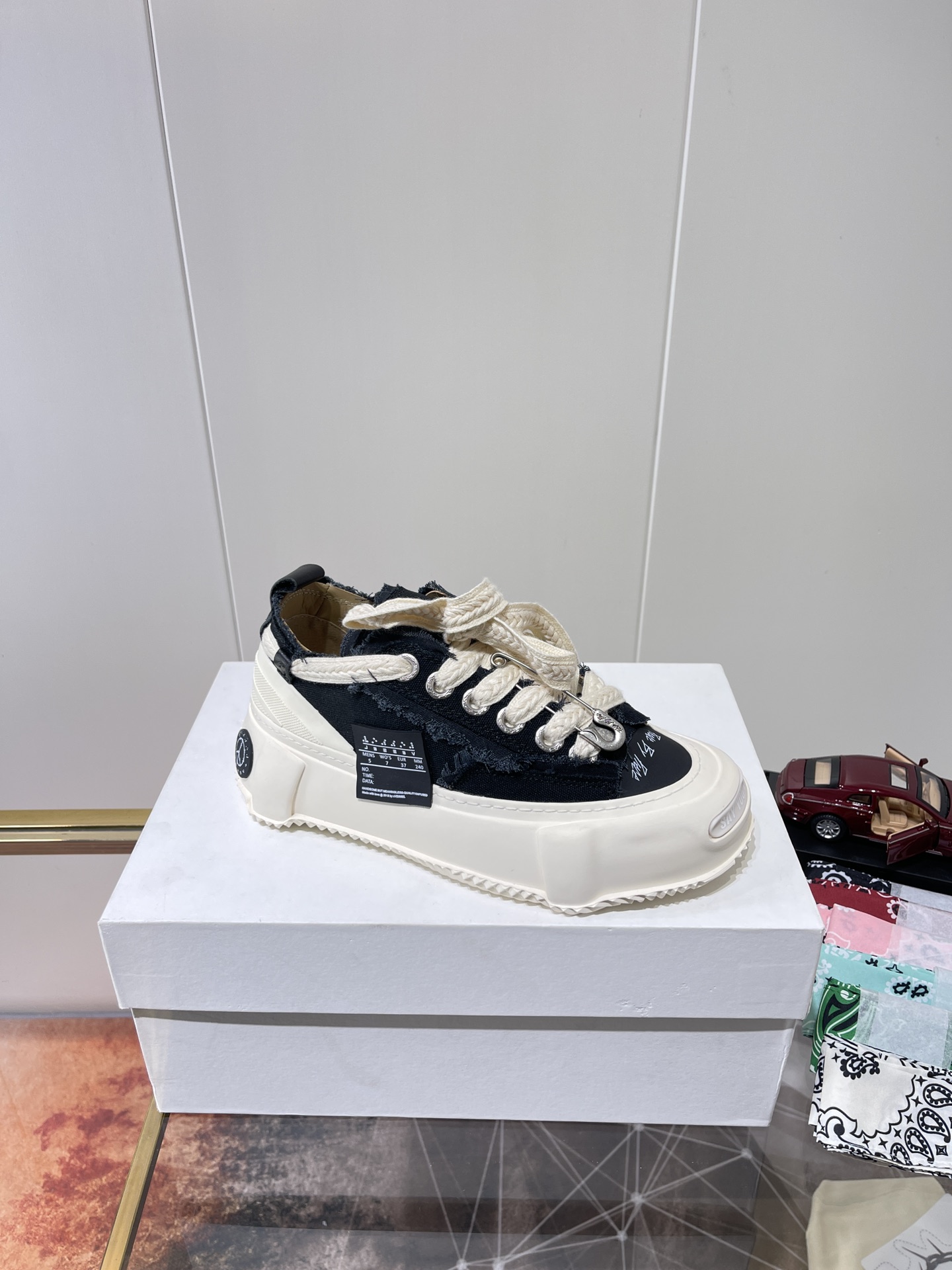 Xvesel-SmileRepublic Autumn 2022 Top Version Shoes with Zirconium Fabric - 图片 9