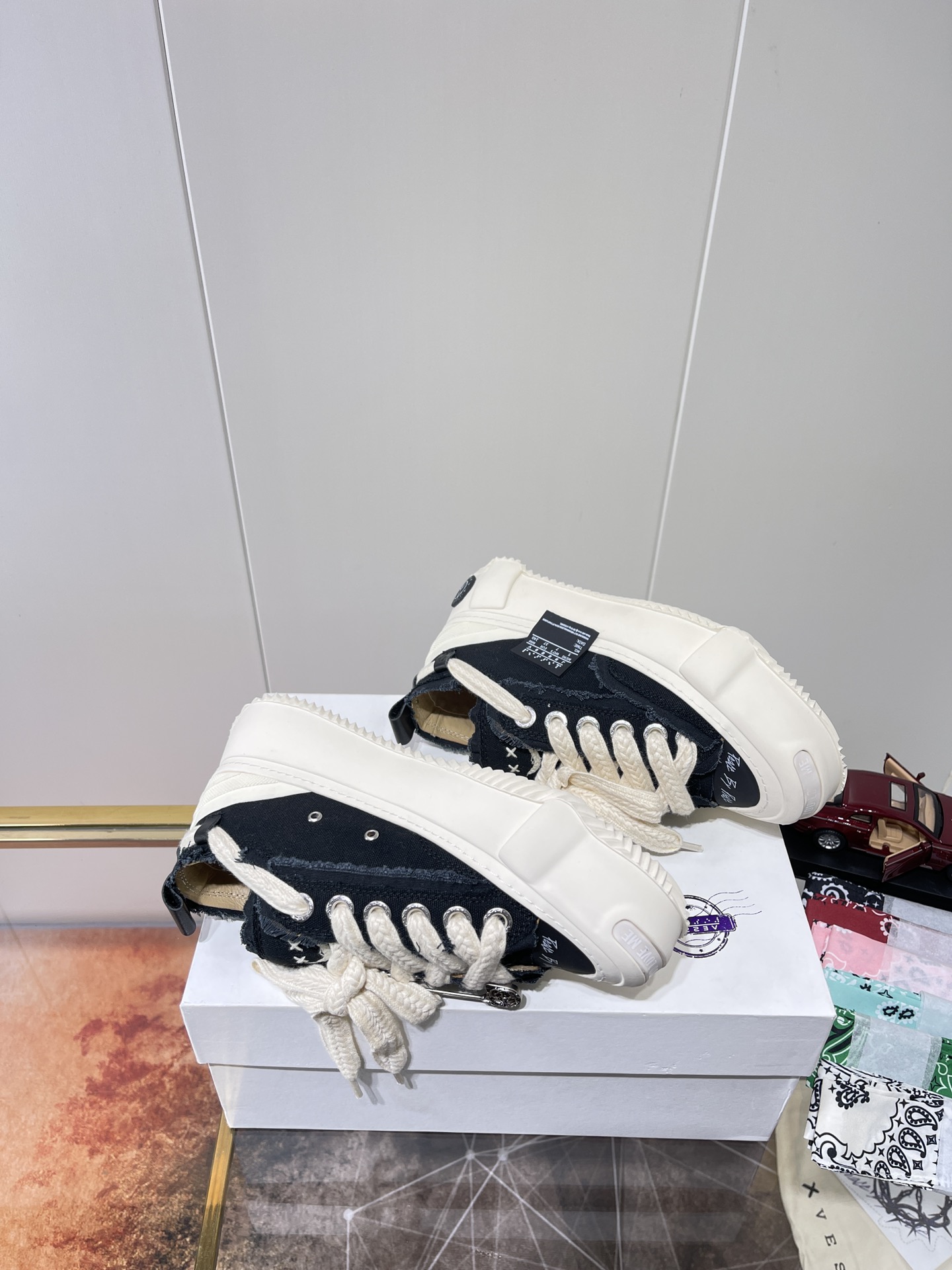 Xvesel-SmileRepublic Autumn 2022 Top Version Shoes with Zirconium Fabric - 图片 3