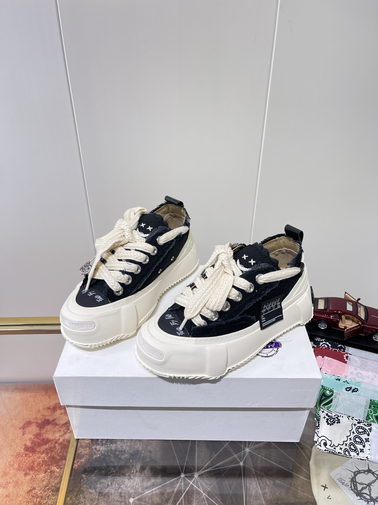 Xvesel-SmileRepublic Autumn 2022 Top Version Shoes with Zirconium Fabric - 图片 1