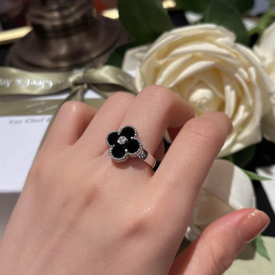 VCA Ring