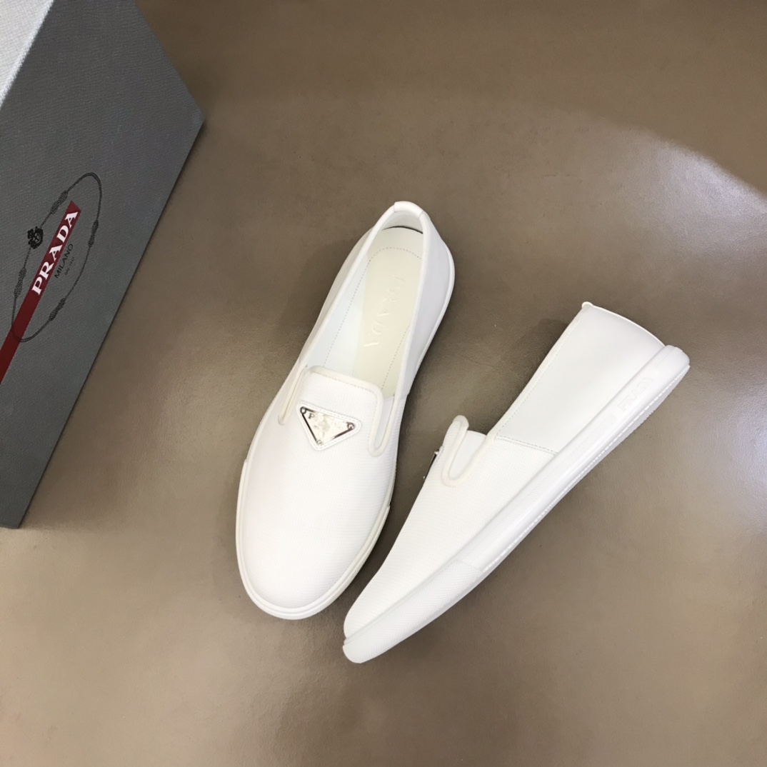 PRADA普拉达   原版一致牛皮内里，进口头层牛垫男士休闲鞋