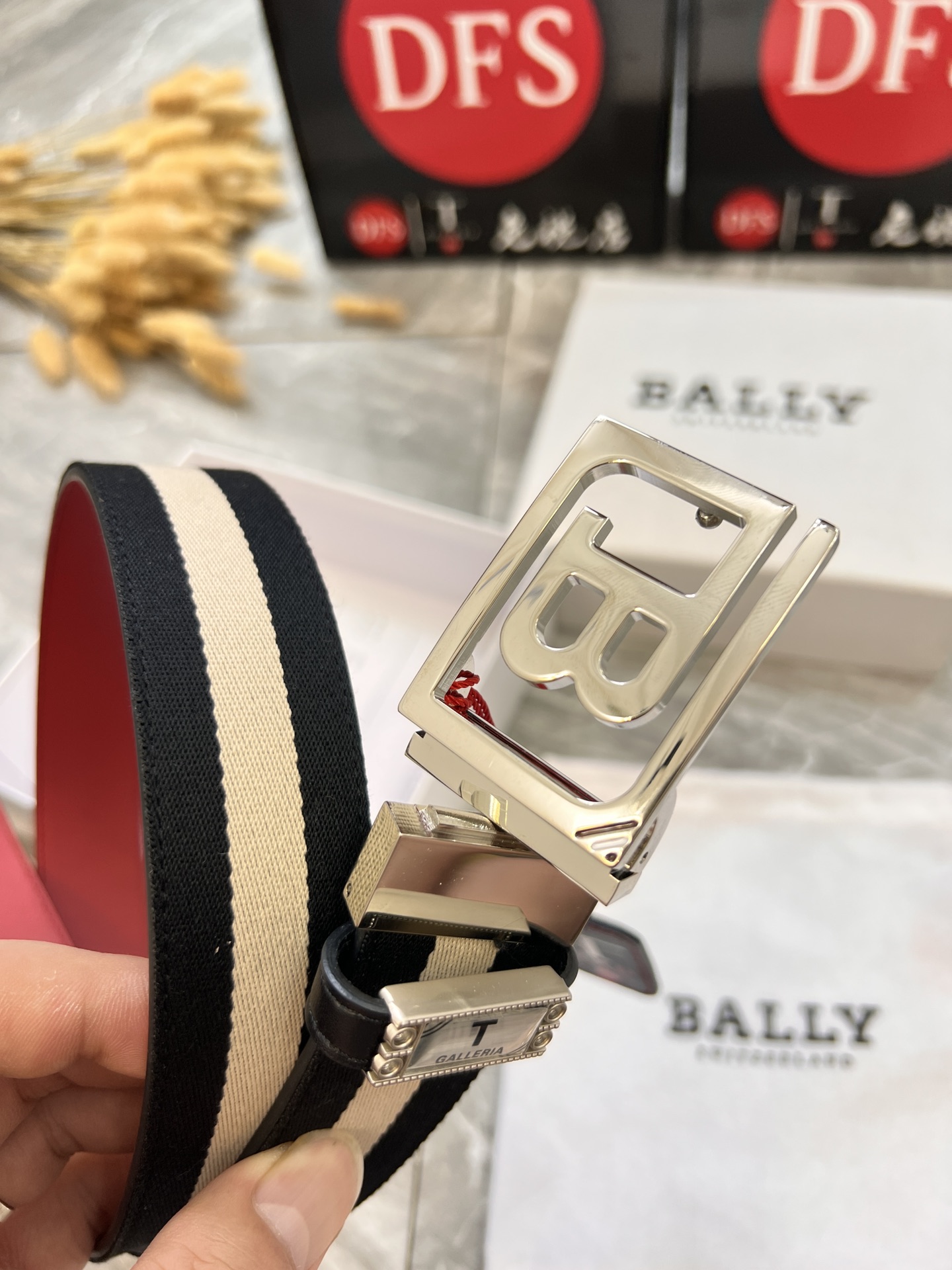 360度 旋转B渐色五金 电镀抛光工艺 双面使用 巴利皮带-莆田鞋,莆田鞋货源,高仿鞋,高仿鞋货源,安福档口,莆田高仿鞋,莆田鞋批发,高仿鞋批发,莆田高仿运动鞋,高仿运动鞋,莆田运动鞋 360度 旋转B渐色五金 电镀抛光工艺 双面使用 巴利皮带