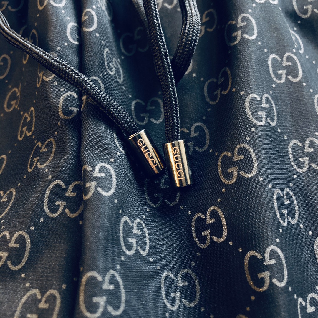 ！  原单货 情侣款🔥古奇 Gucci* 春夏新品短裤 专柜同步有售，五金带Logo，时尚休闲裤 速干裤