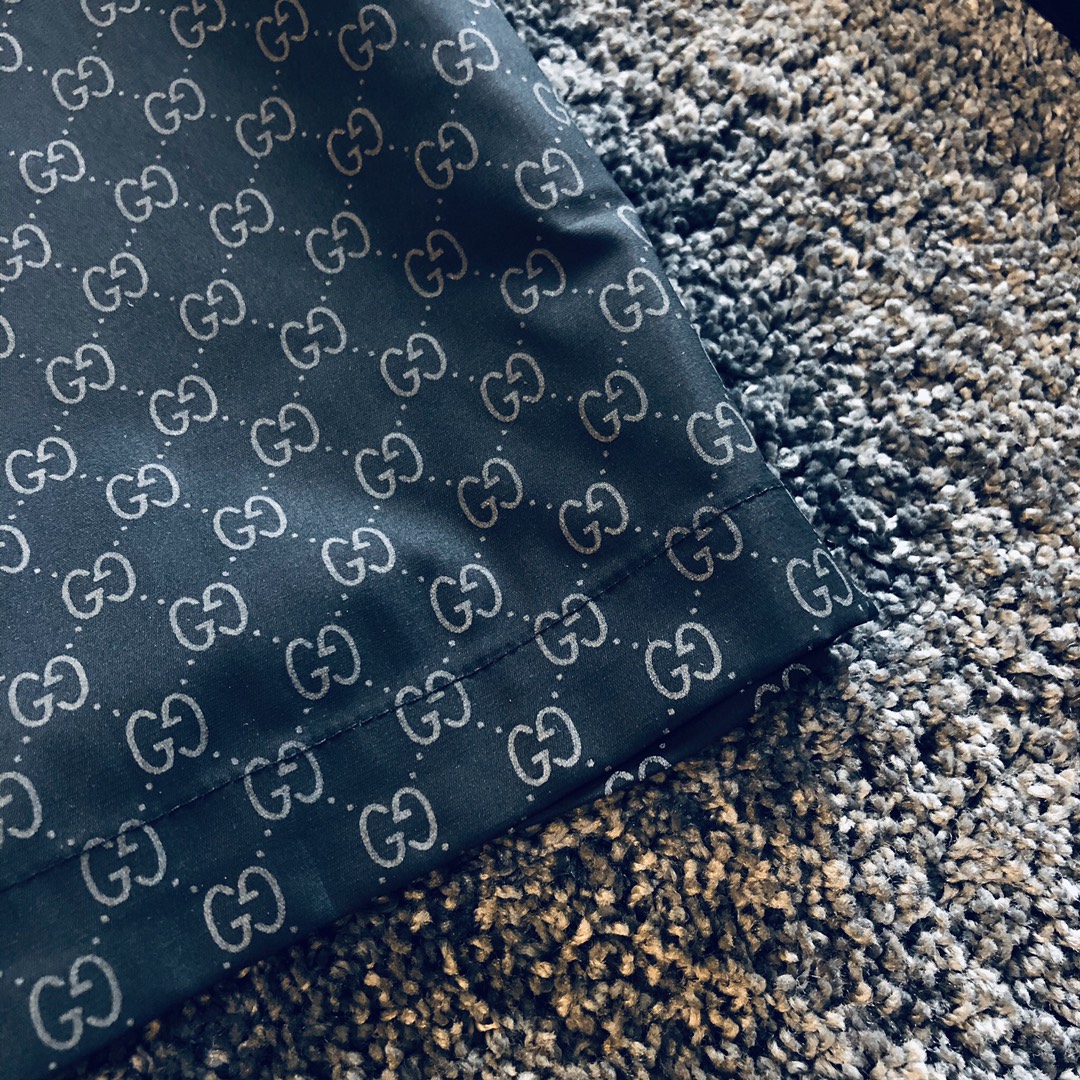 ！  原单货 情侣款🔥古奇 Gucci* 春夏新品短裤 专柜同步有售，五金带Logo，时尚休闲裤 速干裤