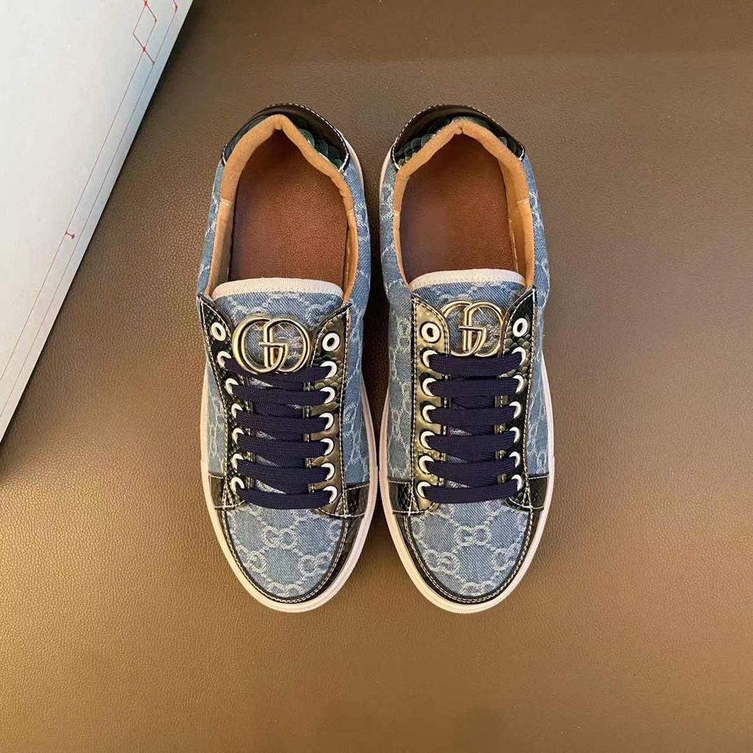 I0  高品质😍 欧美大师设计简洁高档大气，专柜品质值得信赖，面料进口顶级牛皮 。😍 羊皮内里🐑 做工精细，专柜原版大底，上脚舒适百搭，潮男乐福专属定制，小 麦昆 Alexander McQueen  适合司机户外行车🚗 休闲鞋系列之首 男鞋