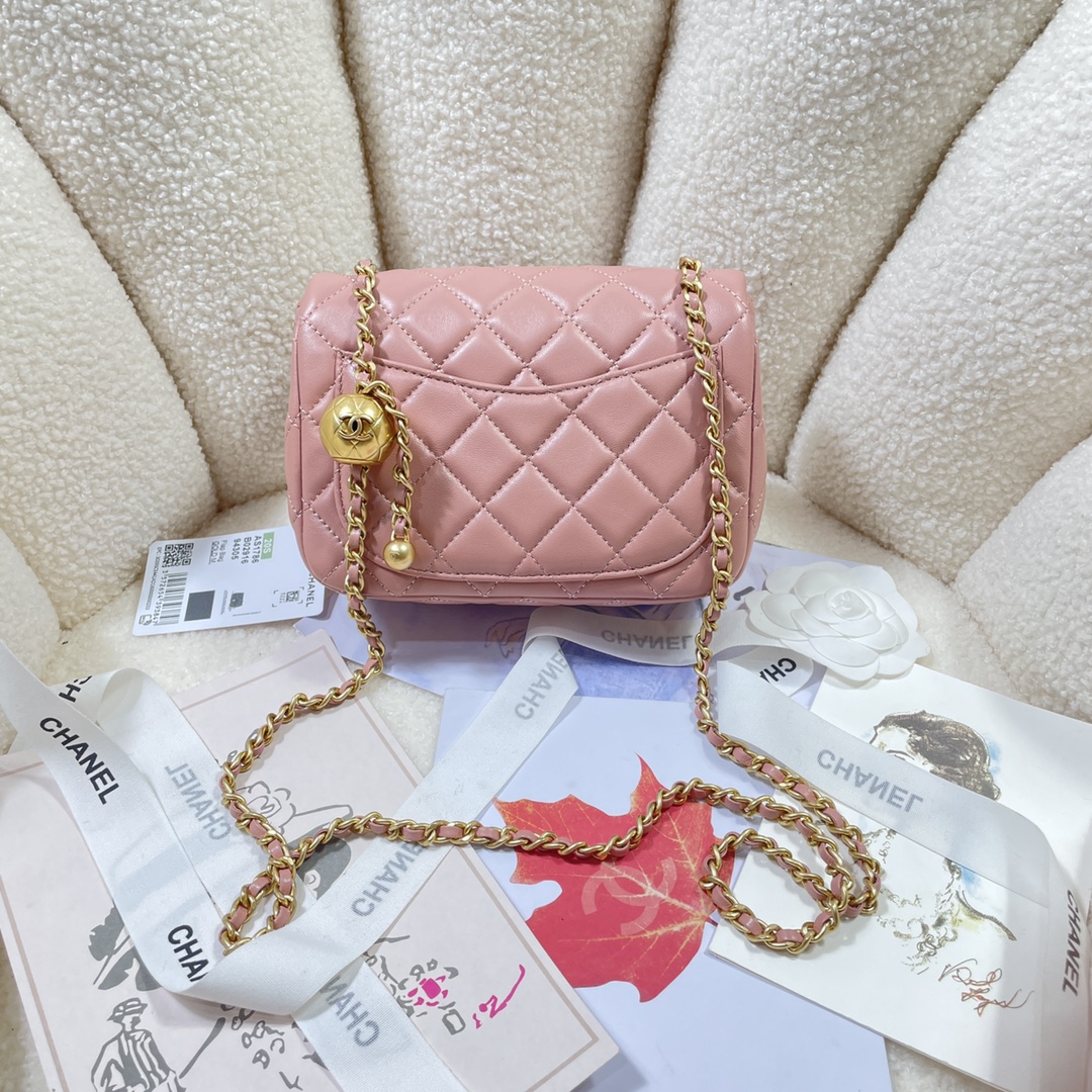 Chanel Style Pink Shoulder Bag style reference detail image 2 from source 776576