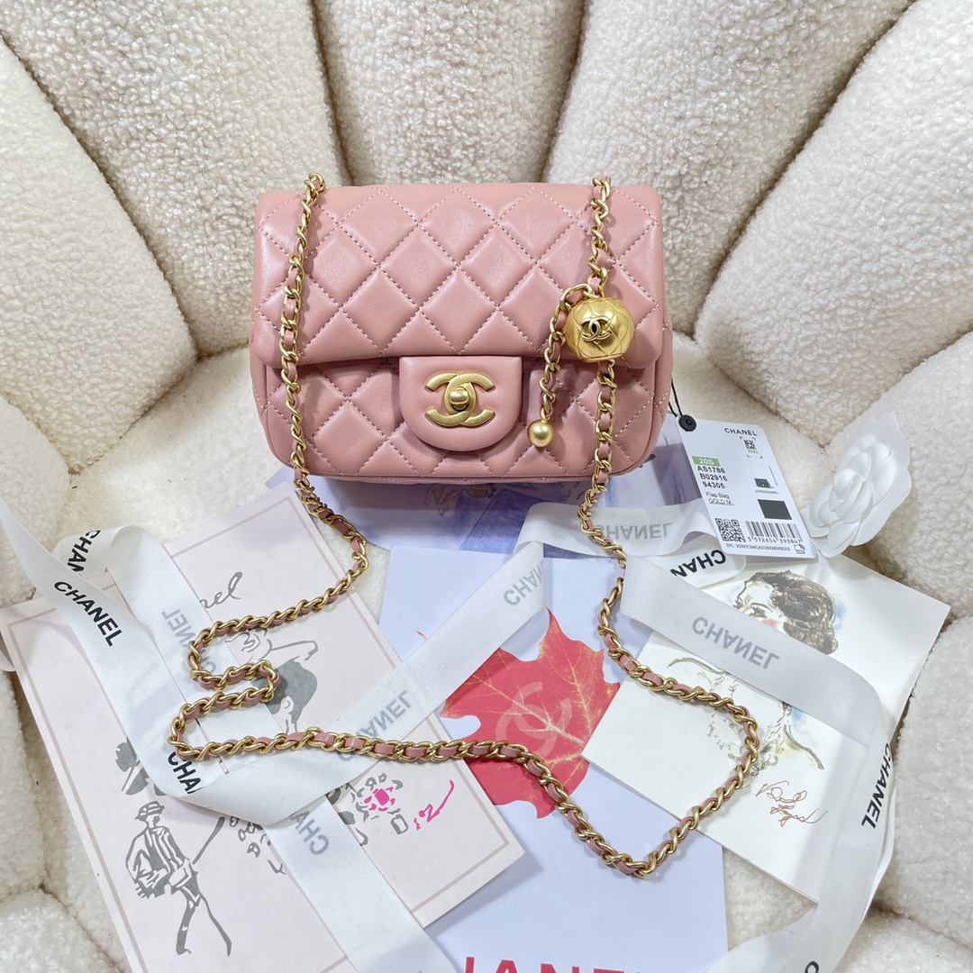 Chanel Style Pink Shoulder Bag style reference detail image 1 from source 776576