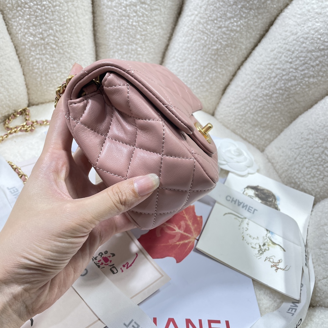 Chanel Style Pink Shoulder Bag style reference detail image 3 from source 776576