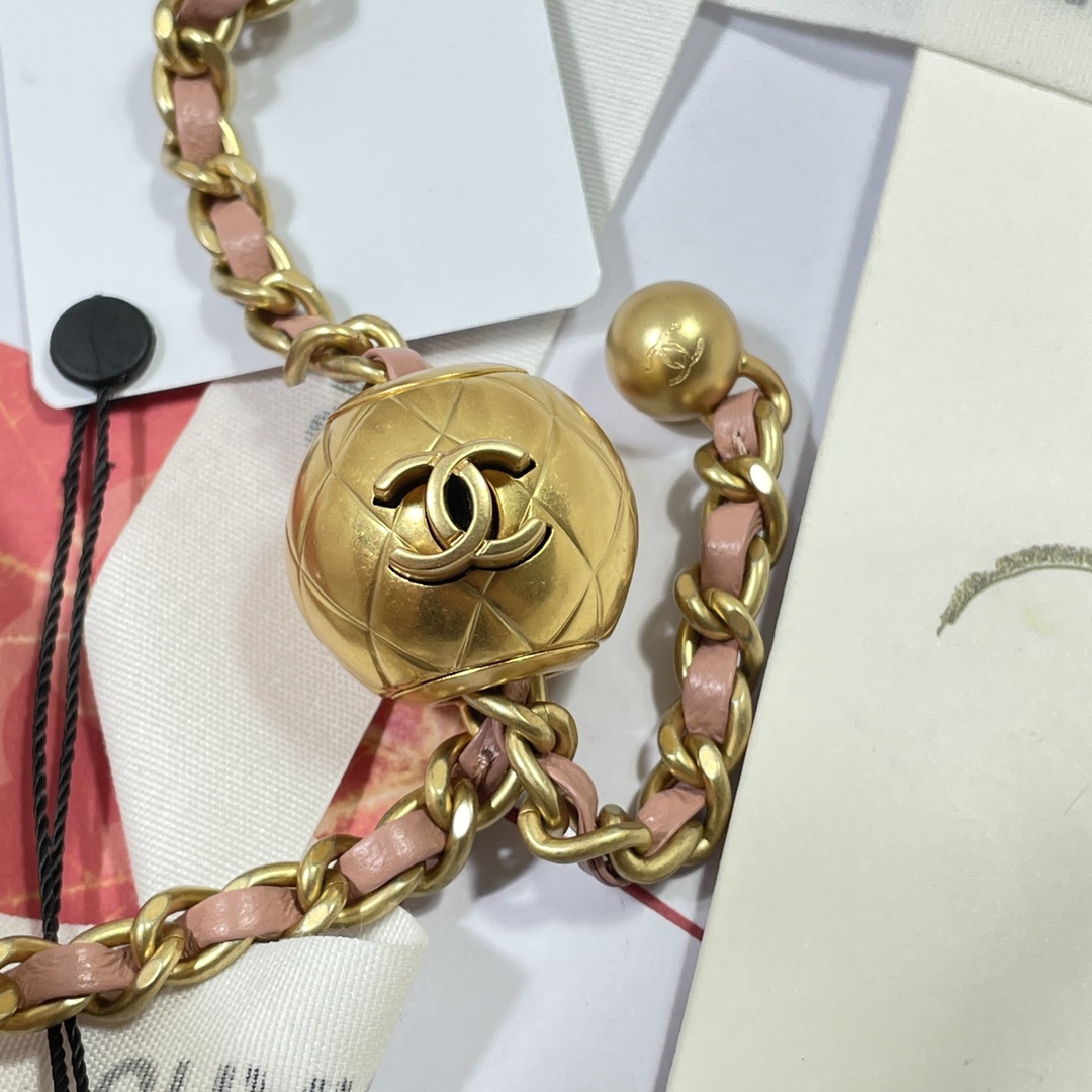 Chanel Style Pink Shoulder Bag style reference detail image 6 from source 776576