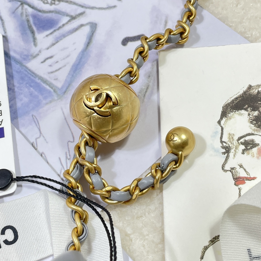 Chanel Style Grey Shoulder Bag style reference detail image 7 from source 776577