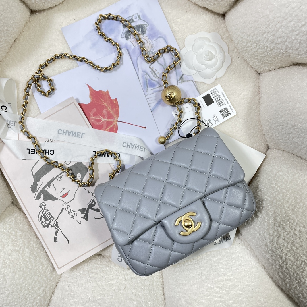 Chanel Style Grey Shoulder Bag style reference detail image 5 from source 776577